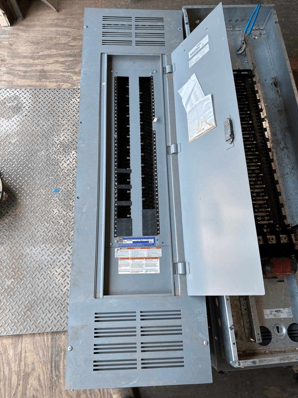 Square D NQ Panelboard 400A 208Y/120V 3PH 4W Indoor Encl 84 Circuit MLO P522 – image 1