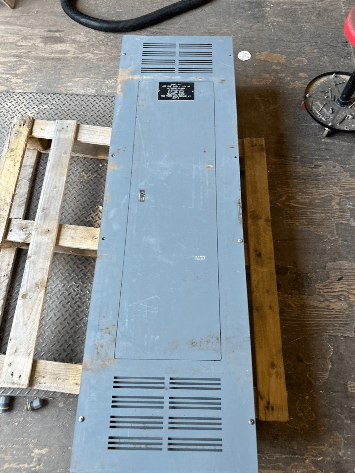 Square D NQ Panelboard 400A 208Y/120V 3PH 4W Indoor Encl 84 Circuit MLO P525 – image 1