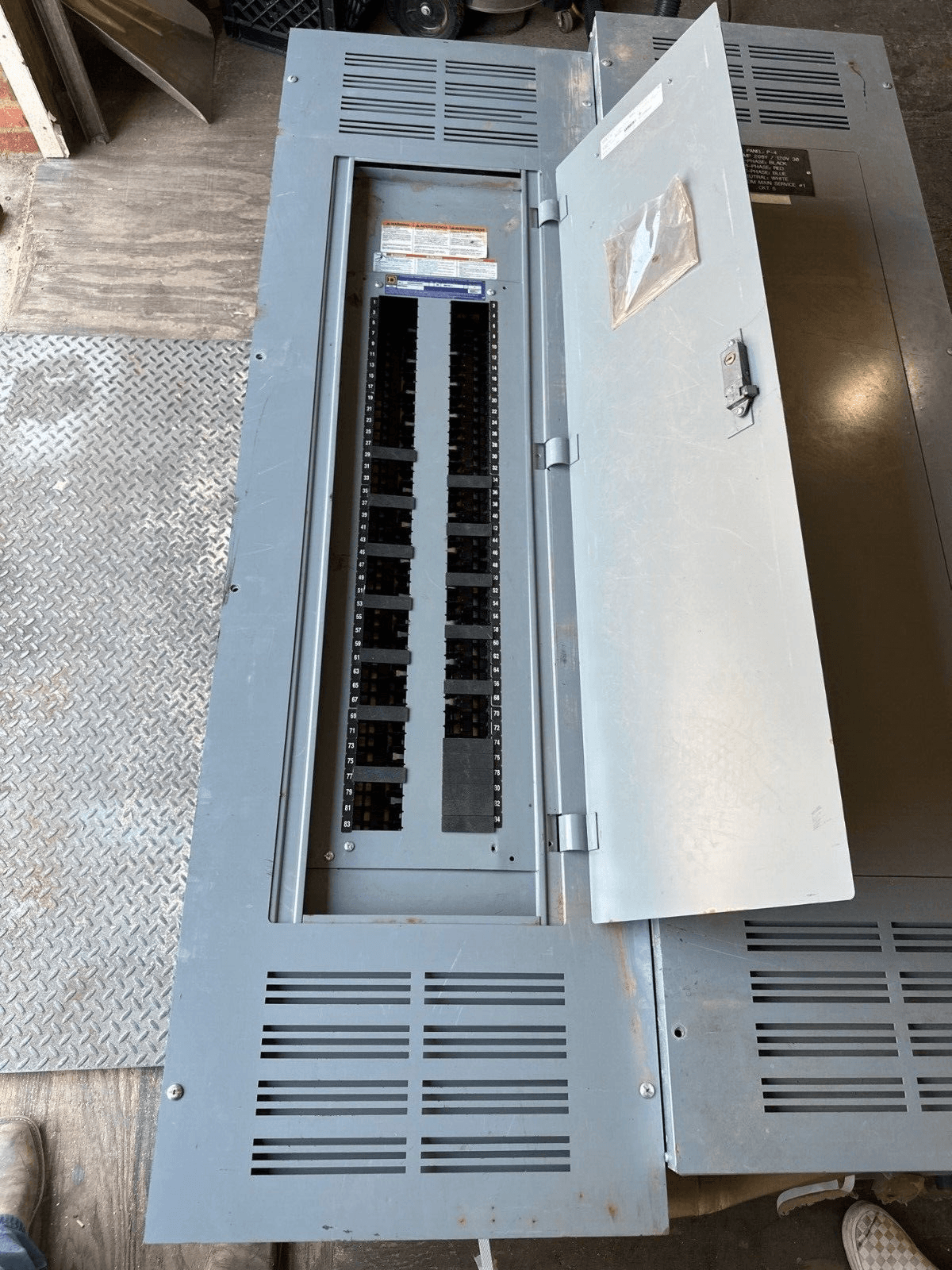 Square D NQ Panelboard 400A 208Y/120V 3PH 4W Indoor Encl Main Lug P521 – image 1