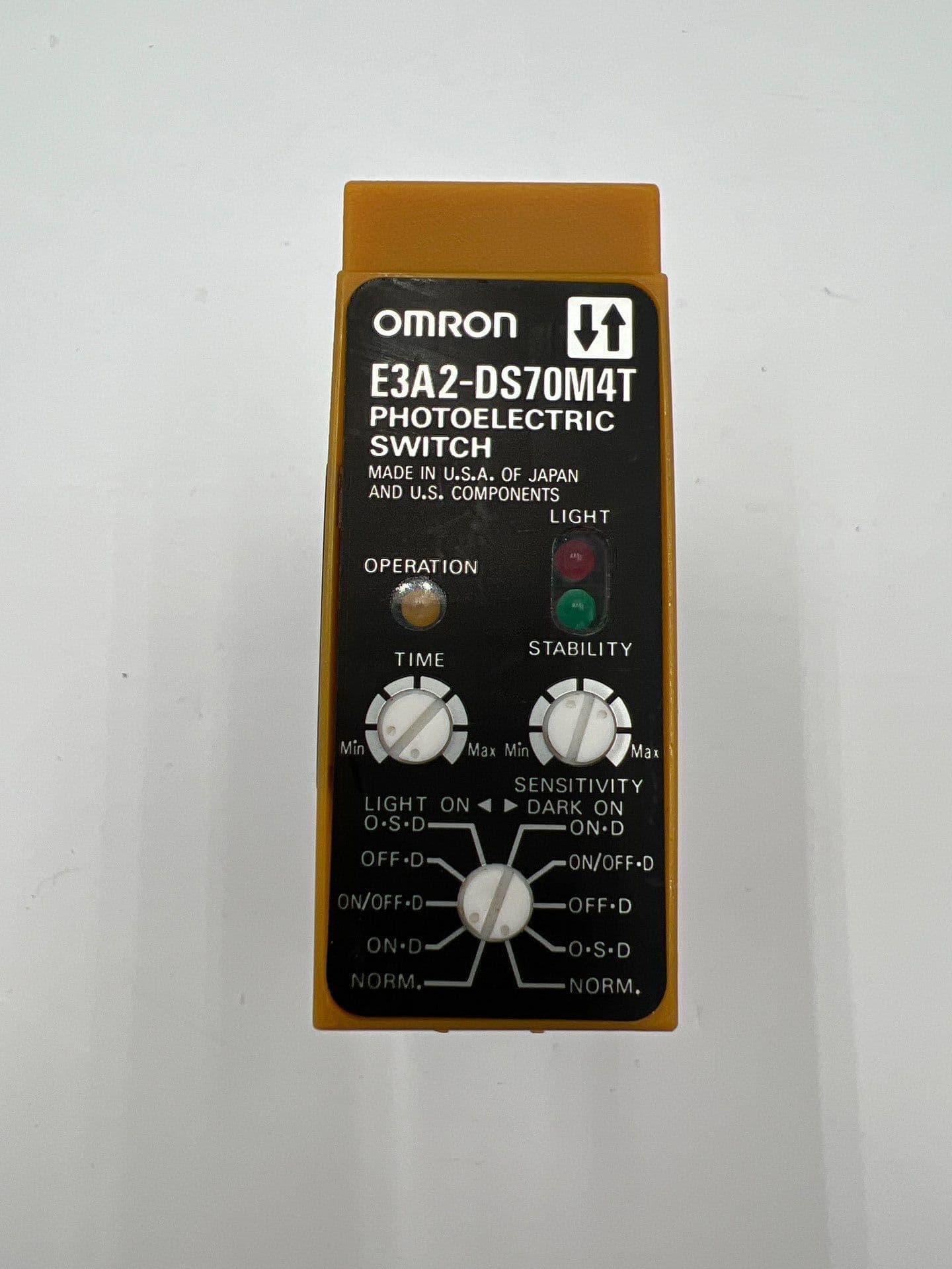 Omron E3A2-DS70M4T – image 1