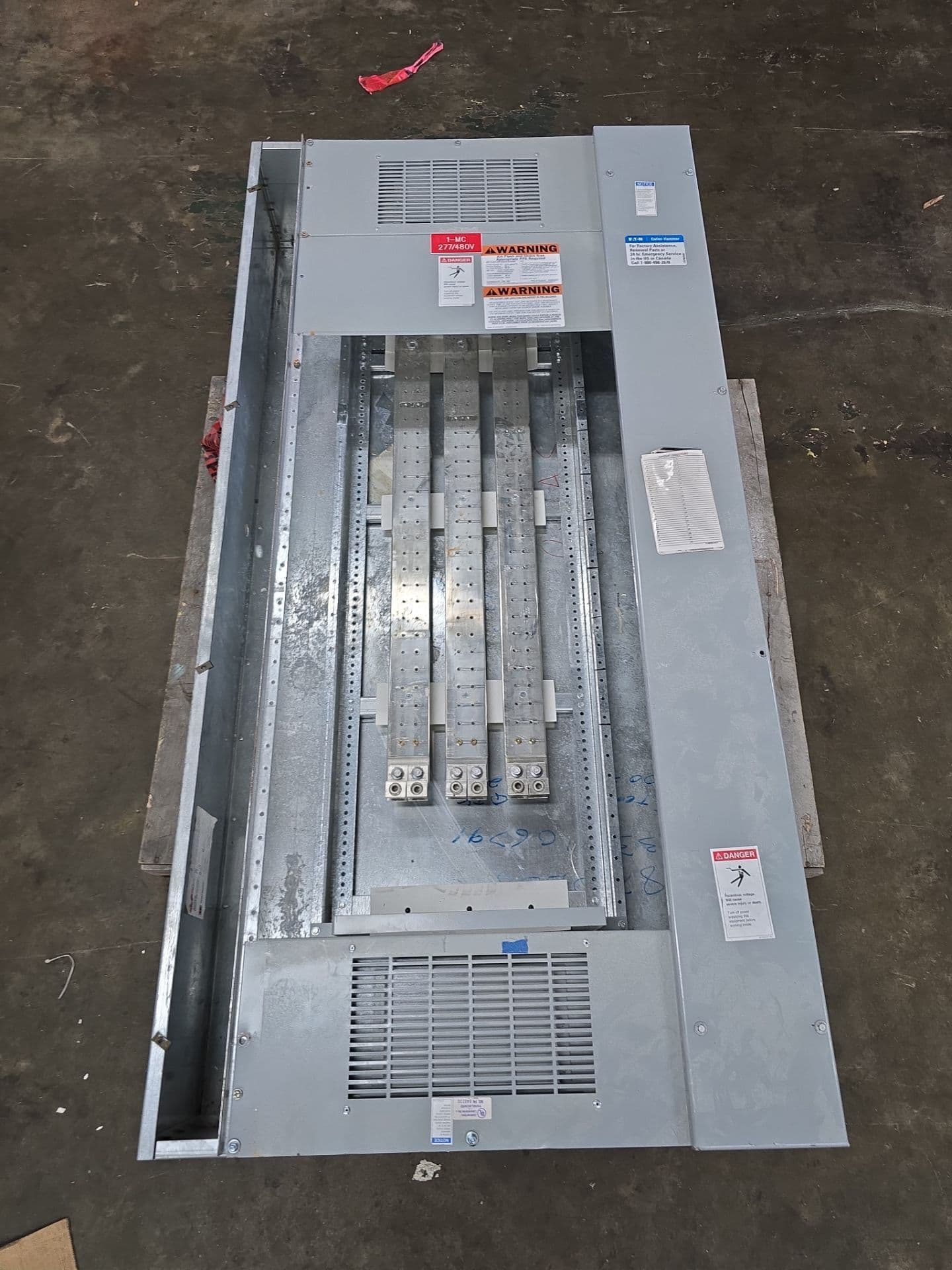Eaton PRL Panelboard – image 1