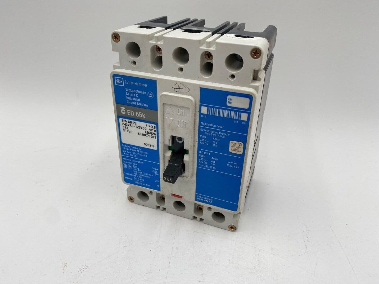 Eaton ED3225 Circuit Breaker 225A 3P 240V 3PH ED Bolt On 225 Amp 3 Pole – image 1