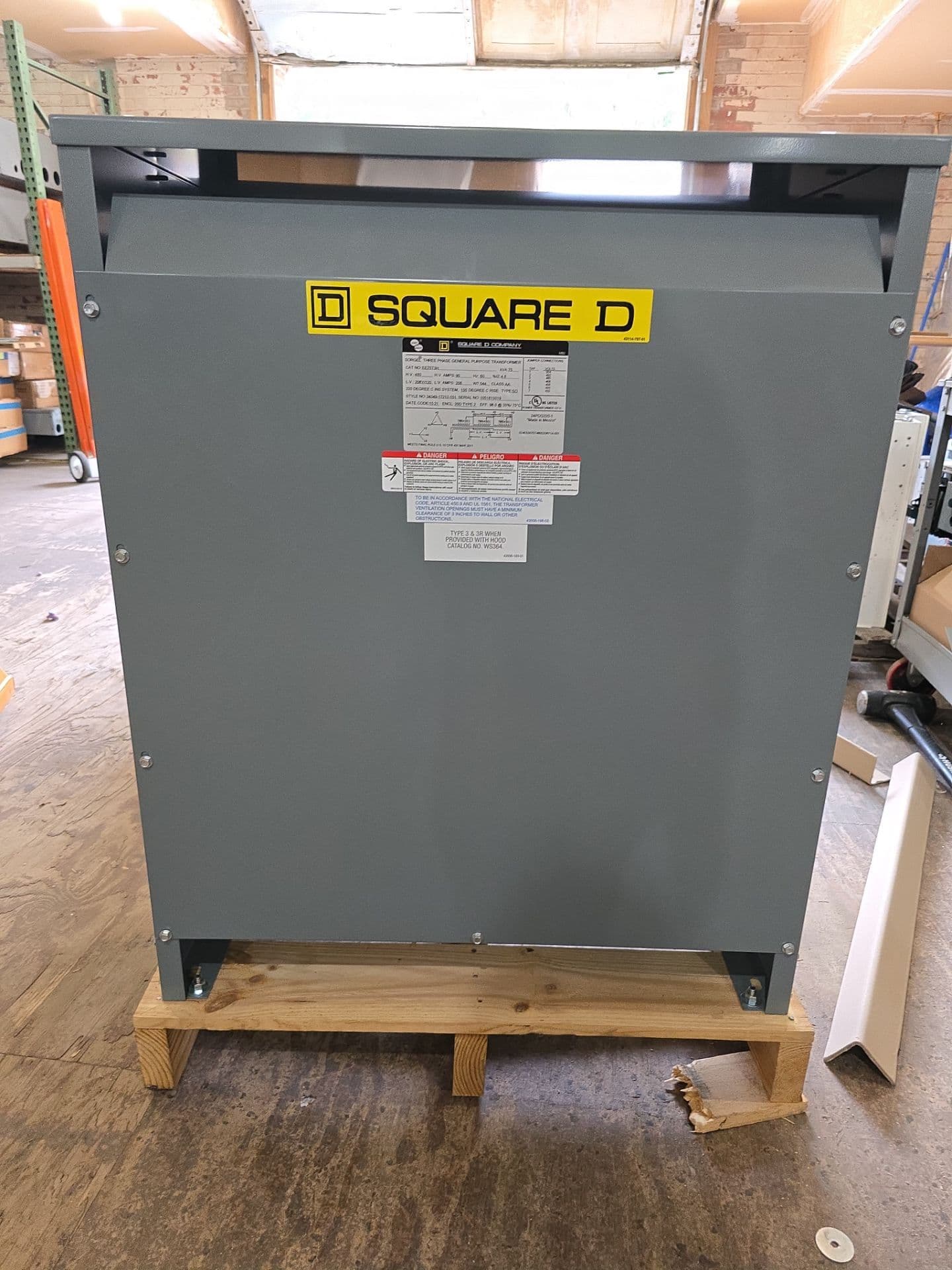 75KVA Square D EE75T3H Transformer Pri 480V Sec 208/120V 3PH Indoor Encl New – image 1