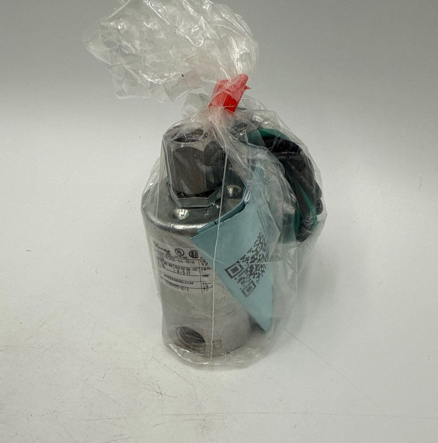 Versa ESM-8302-66-H-A120 Selector Valve Two-Inlet 3-Way 1/4" NPT Stainless – image 1