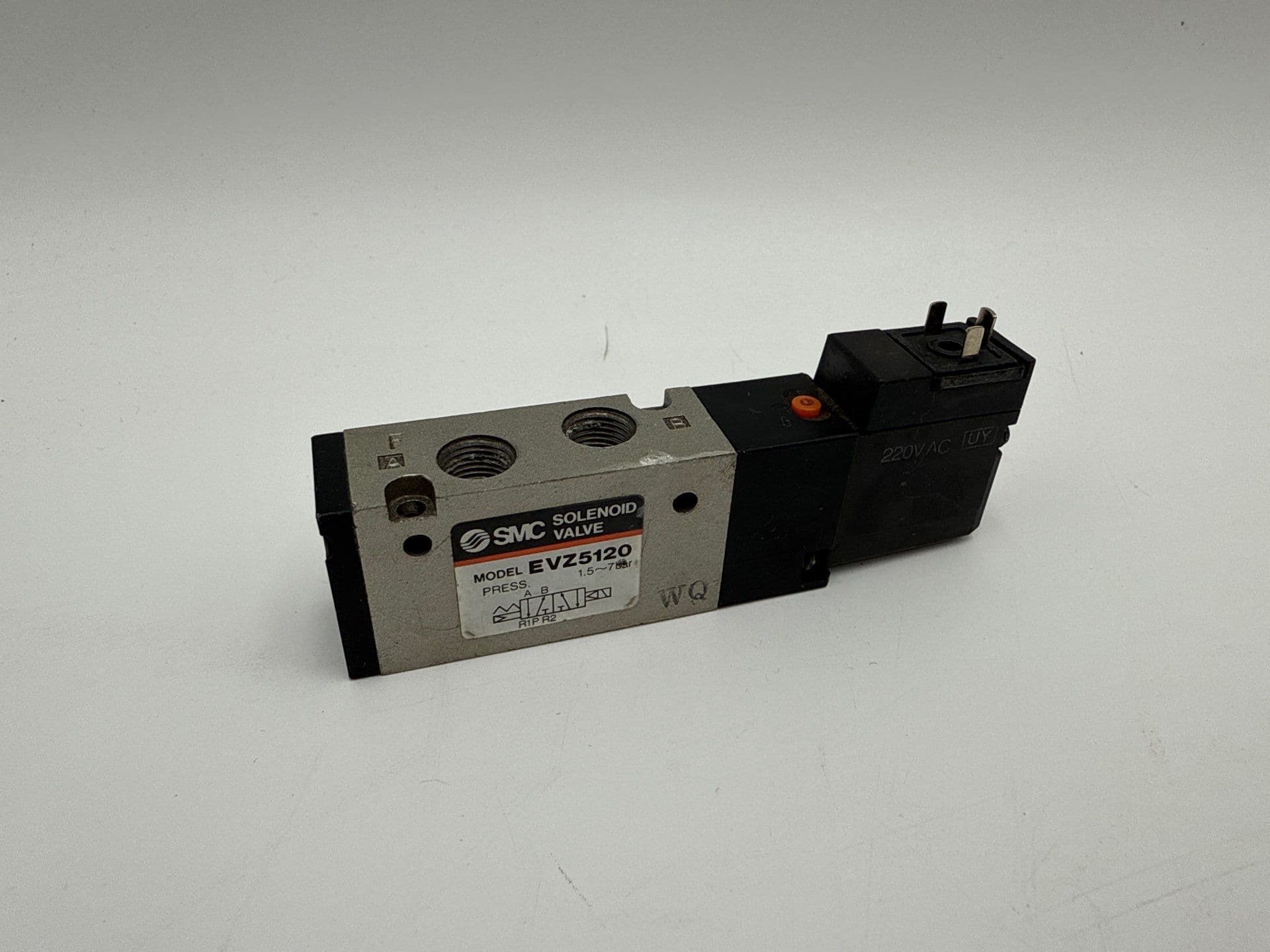 SMC EVZ5120 Solenoid Valve 1.5-7bar 5 Port – image 1