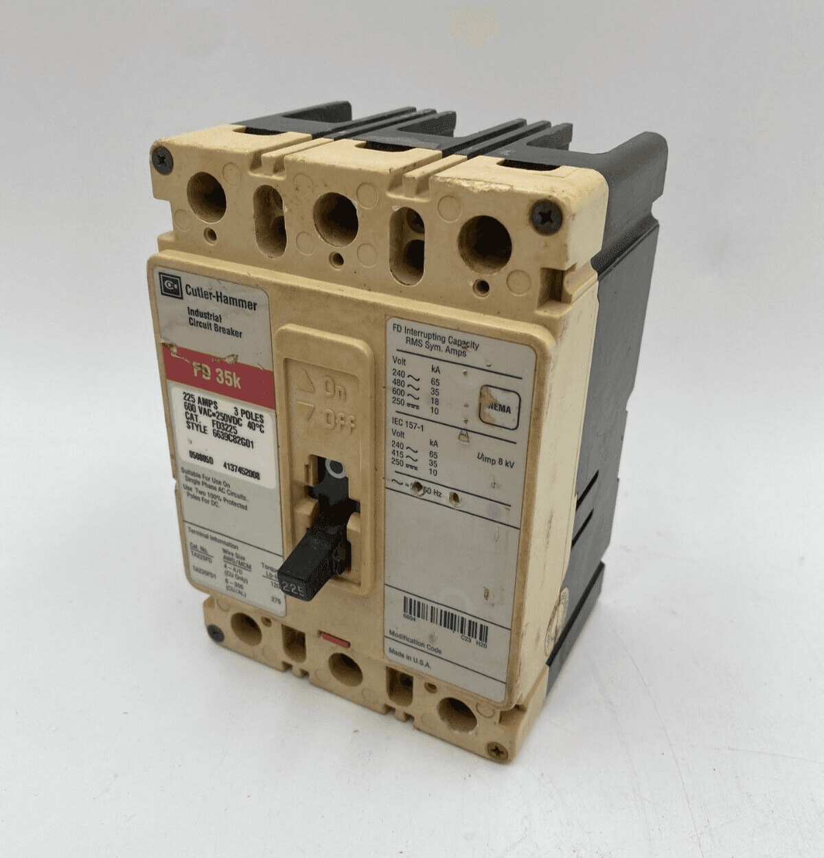 Cutler Hammer FD3225 Circuit Breaker 225A 3P 600V 3PH Bolt On FD 35k 225 Amp – image 1
