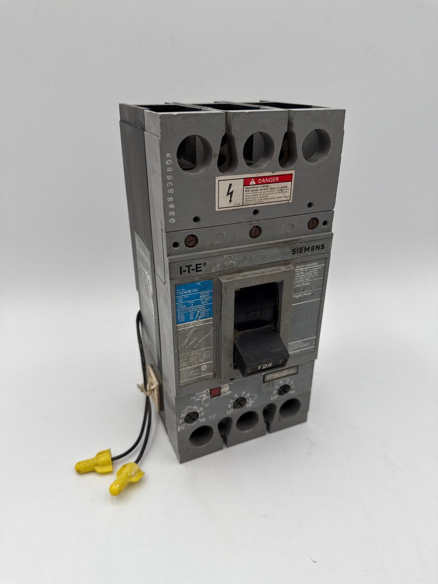 Siemens FXD63B125 Circuit Breaker 125A 3P 600V FXD Shunt 125 Amp 3 Pole – image 1
