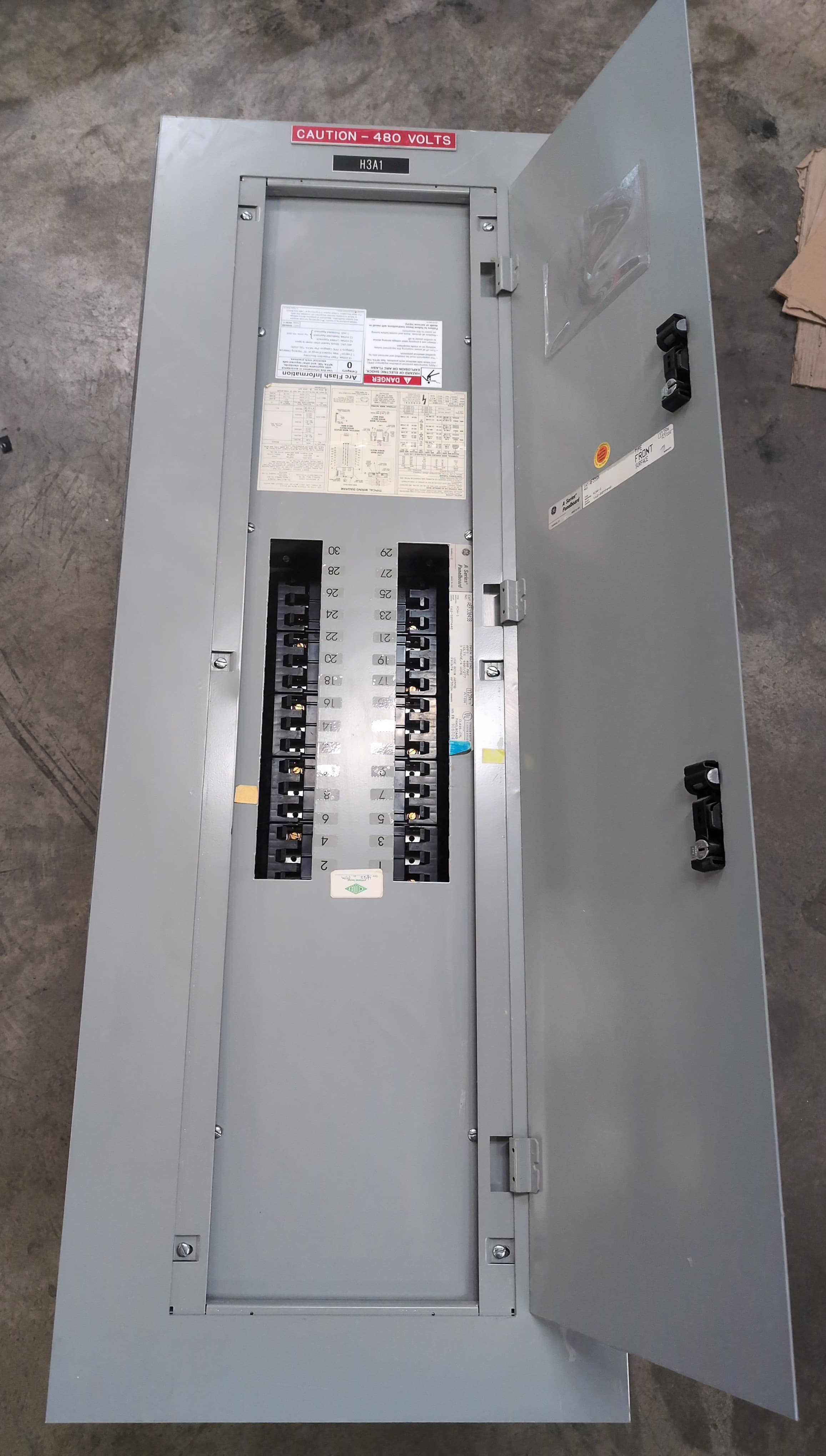 GE AEF3304SB Panelboard 400A 480/277V 3PH 4W MLO Panel 30 Cir 400 Amp AB55B