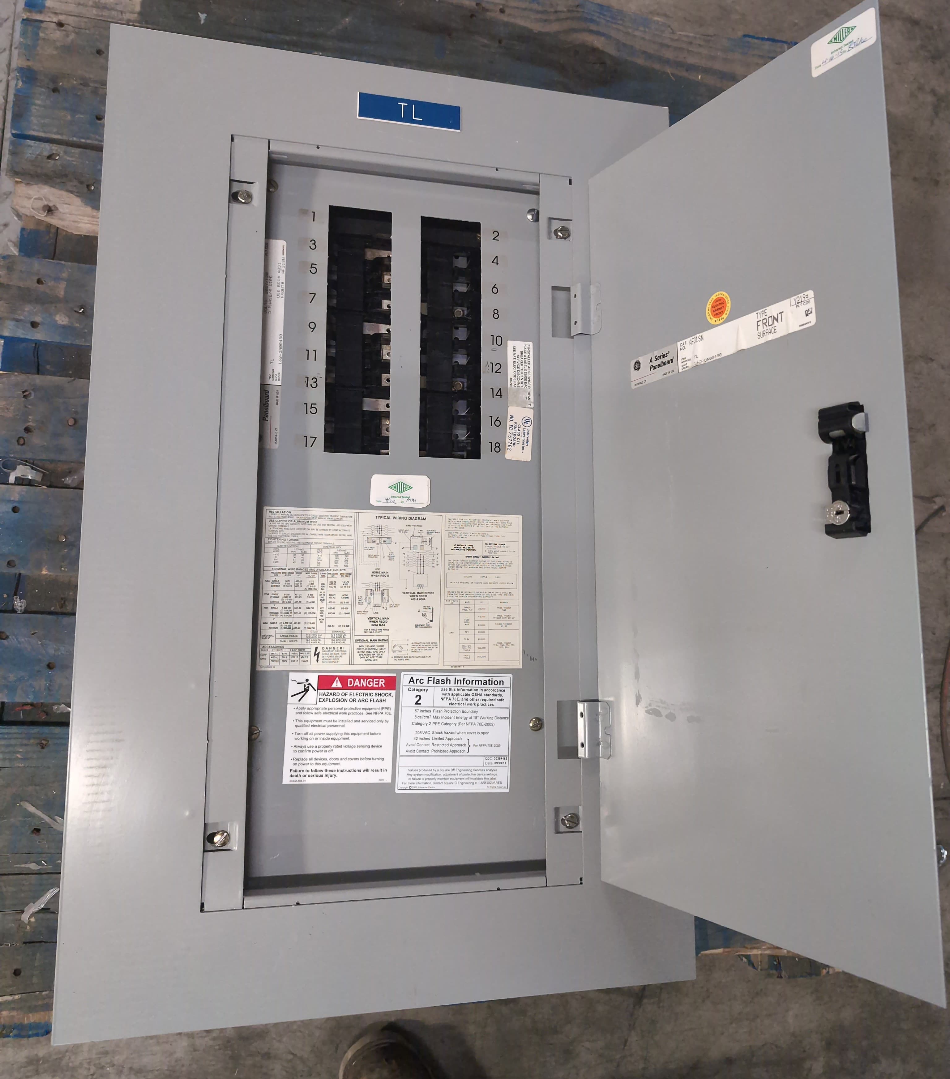 GE AQF3181MB Panelboard 125A 208/120V 3PH 4W 18Cir MLO Panel 125 Amp Indoor