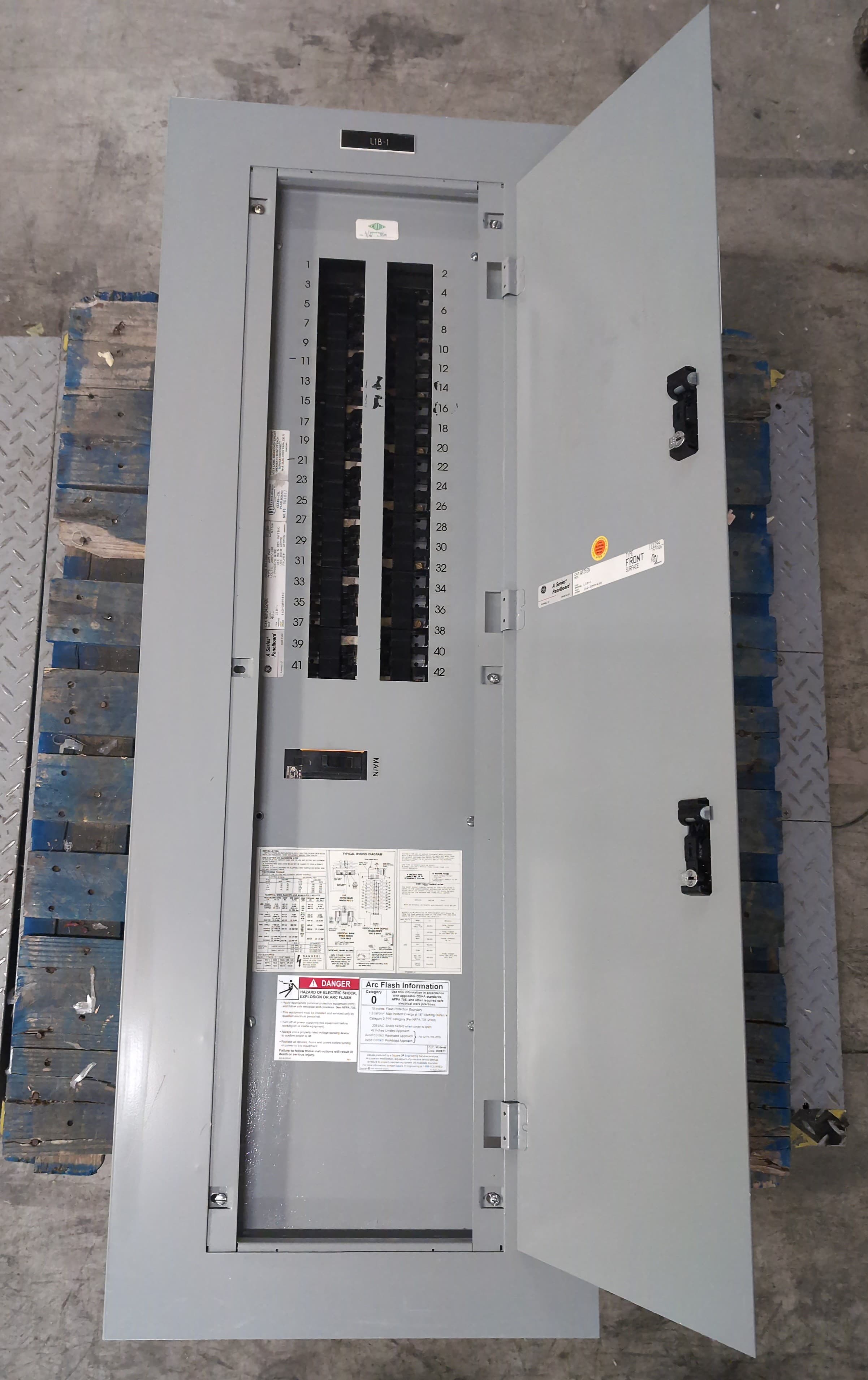 GE AQF3422ABX Panelboard 225A 208Y/120V 3PH 4W 42 Cir MCB Panel 225 Amp Indoor