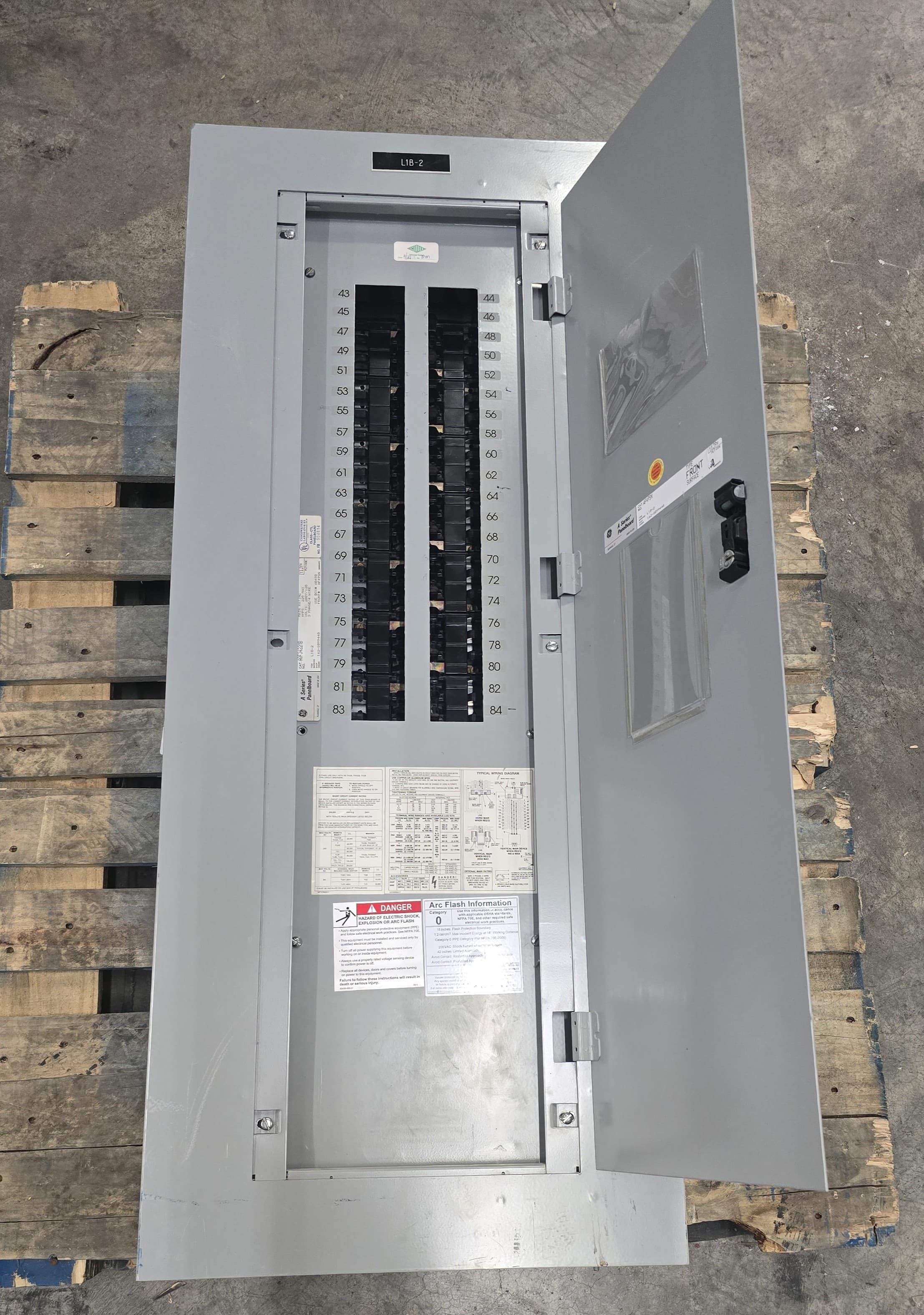 GE AQF3422MB Panelboard 225A 208/120V 3PH 4W MLO Panel 225 Amp 42 Cir Indoor – image 1