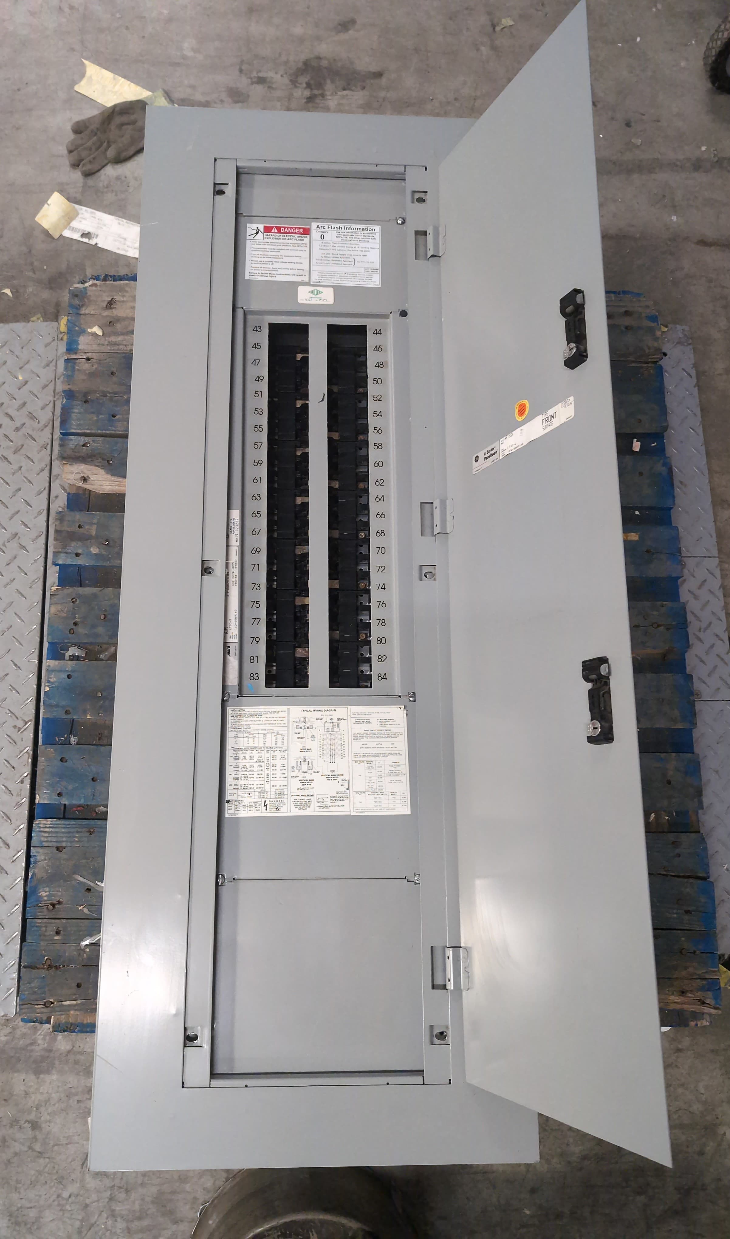 GE AQF3422MBX Panelboard 225A 208Y/120V 3PH 4W 42 Cir MLO Panel 225 Amp SP227 – image 1