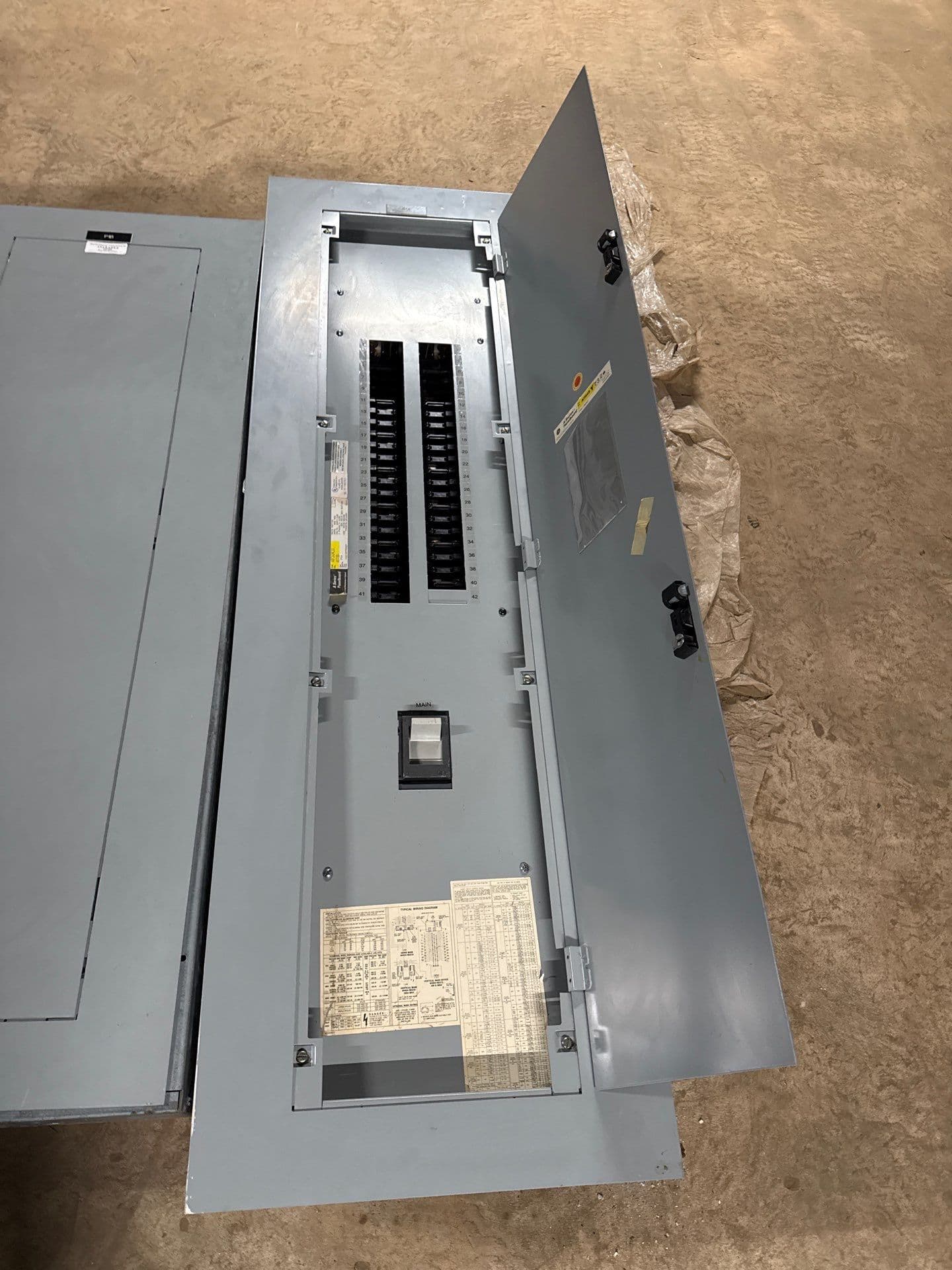 GE AQF3424CBX Panelboard 300A 208/120V 3PH 4W MCB Panel TJD432300 300 Amp – image 1