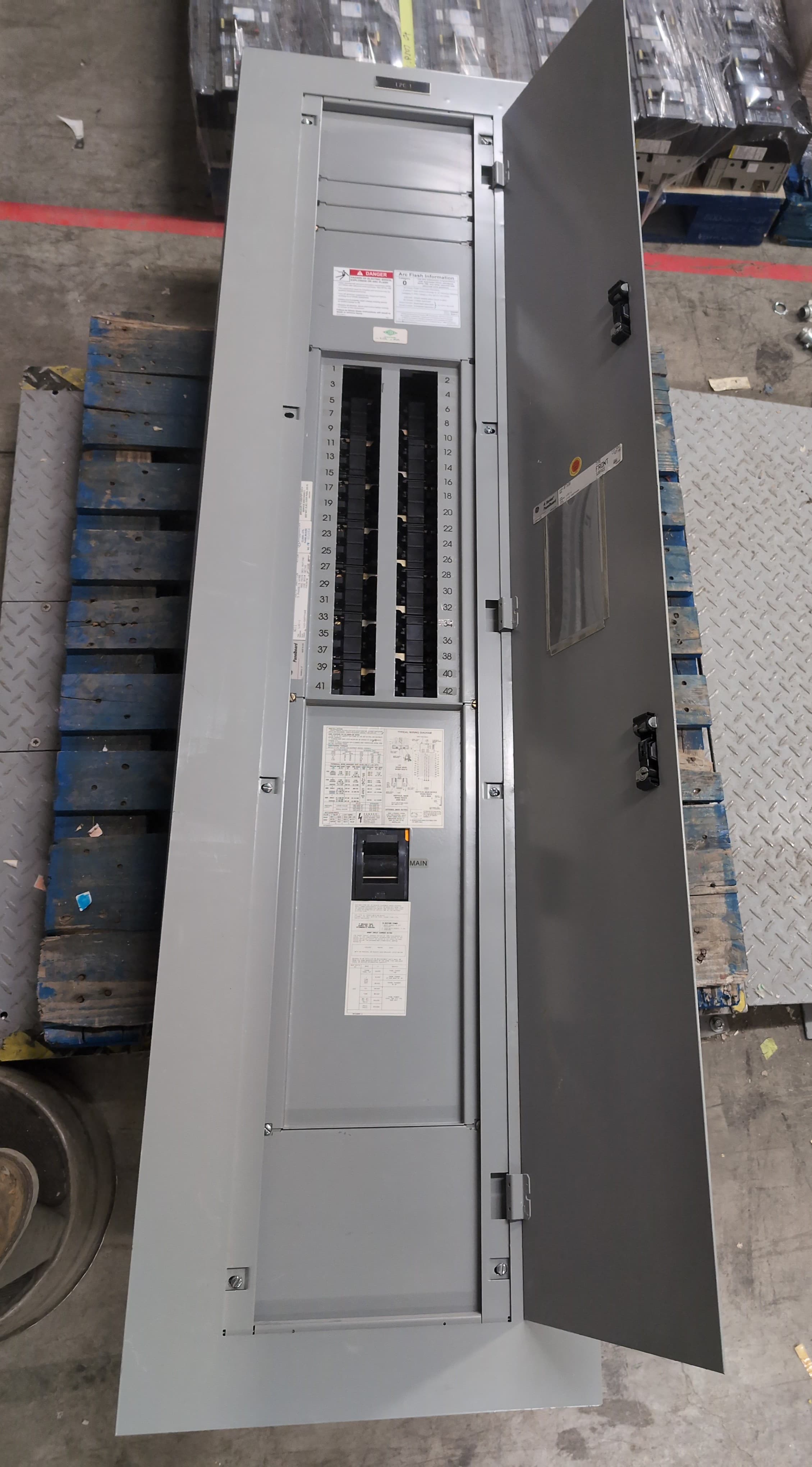 GE AQF3424CBX Panelboard 400A 208/120V 3PH 4W 42Cir MCB Panel 350 Amp TJD432350 – image 1