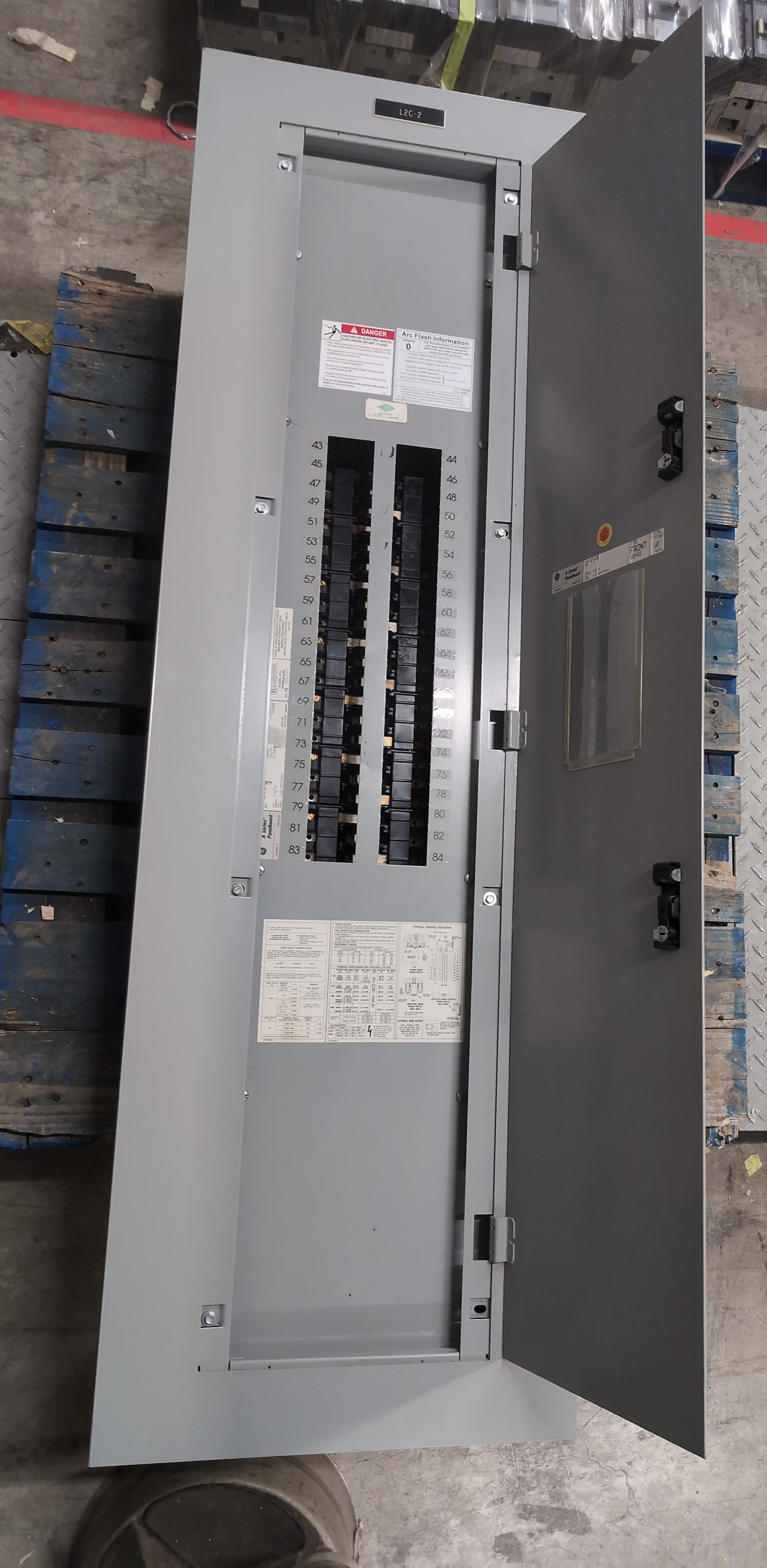 GE AQF3424SB Panelboard 400A 208/120V 3PH 4W 42 Cir MLO Panel 400 Amp Main Lug – image 1