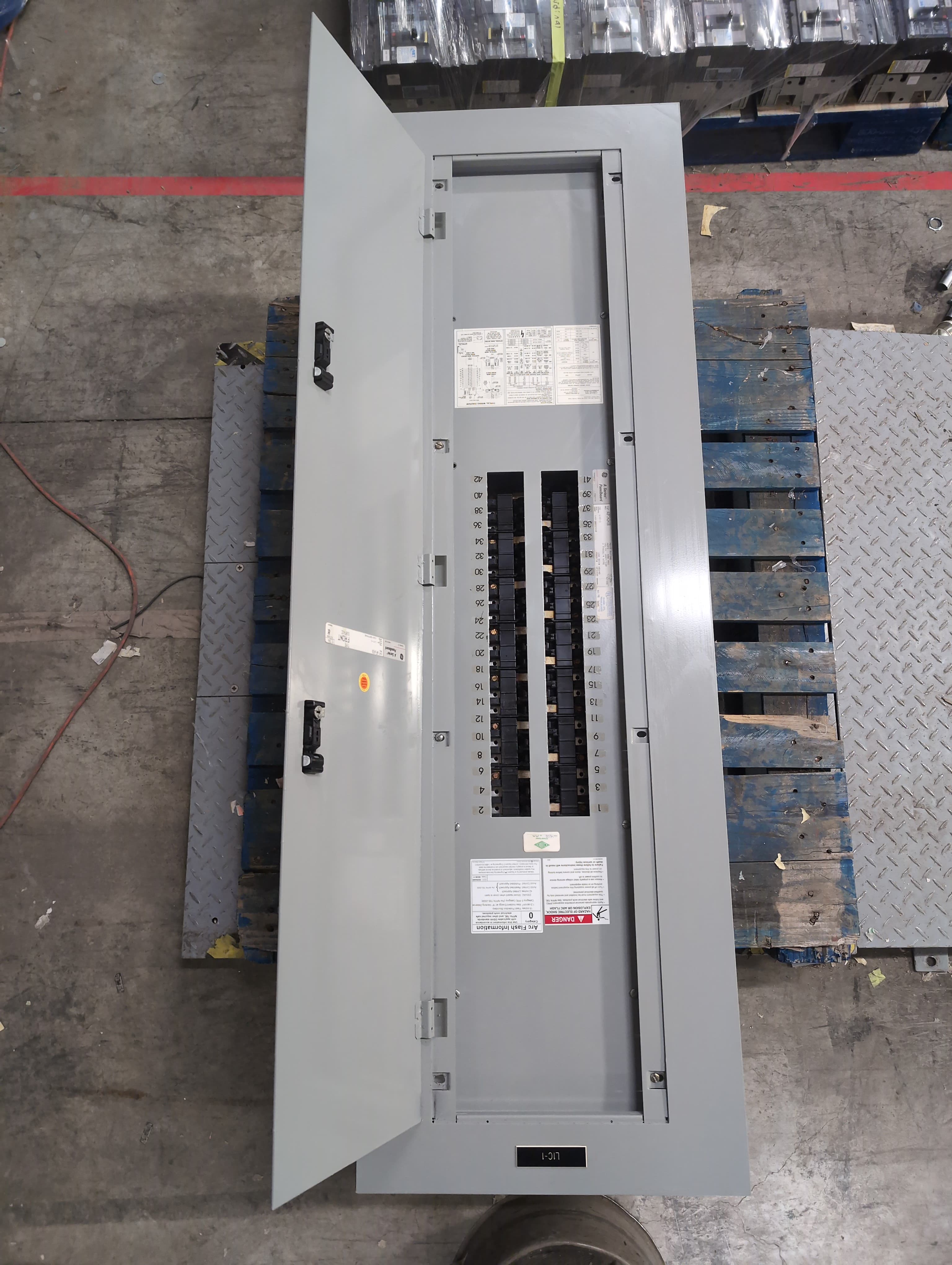GE AQF3424SB Panelboard 400A 208/120V 3PH 4W 42 Cir MLO Panel 400 Amp Main Lug – image 1