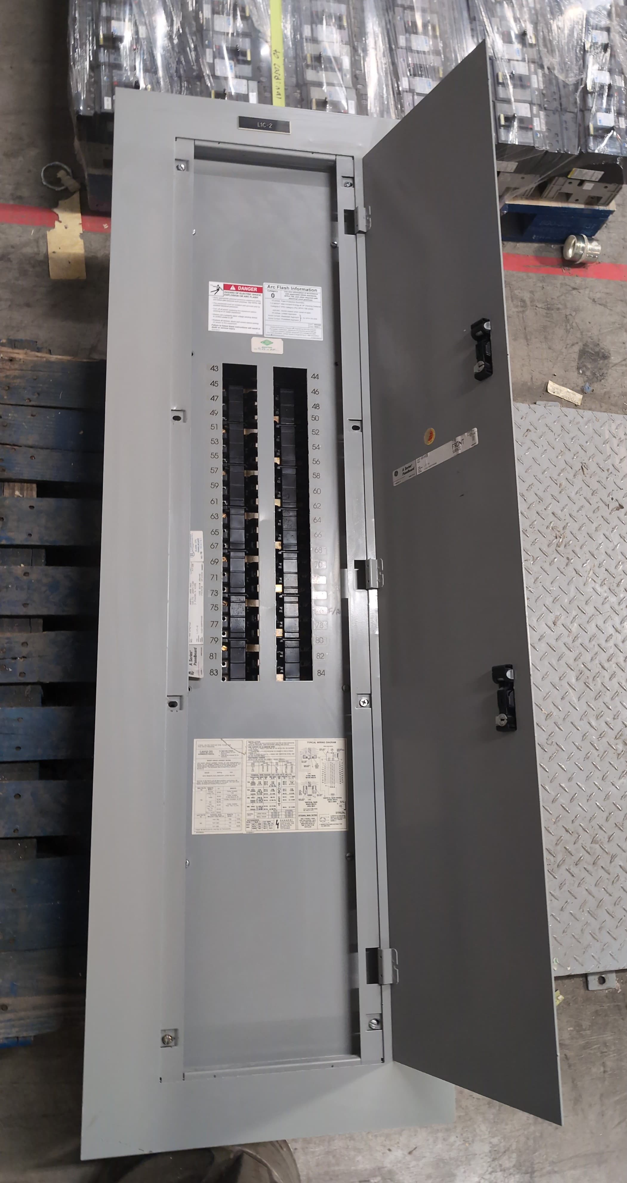 GE AQF3424SB Panelboard 400A 208/120V 3PH 4W 42 Cir MLO Panel Main Lug 400 Amp – image 1
