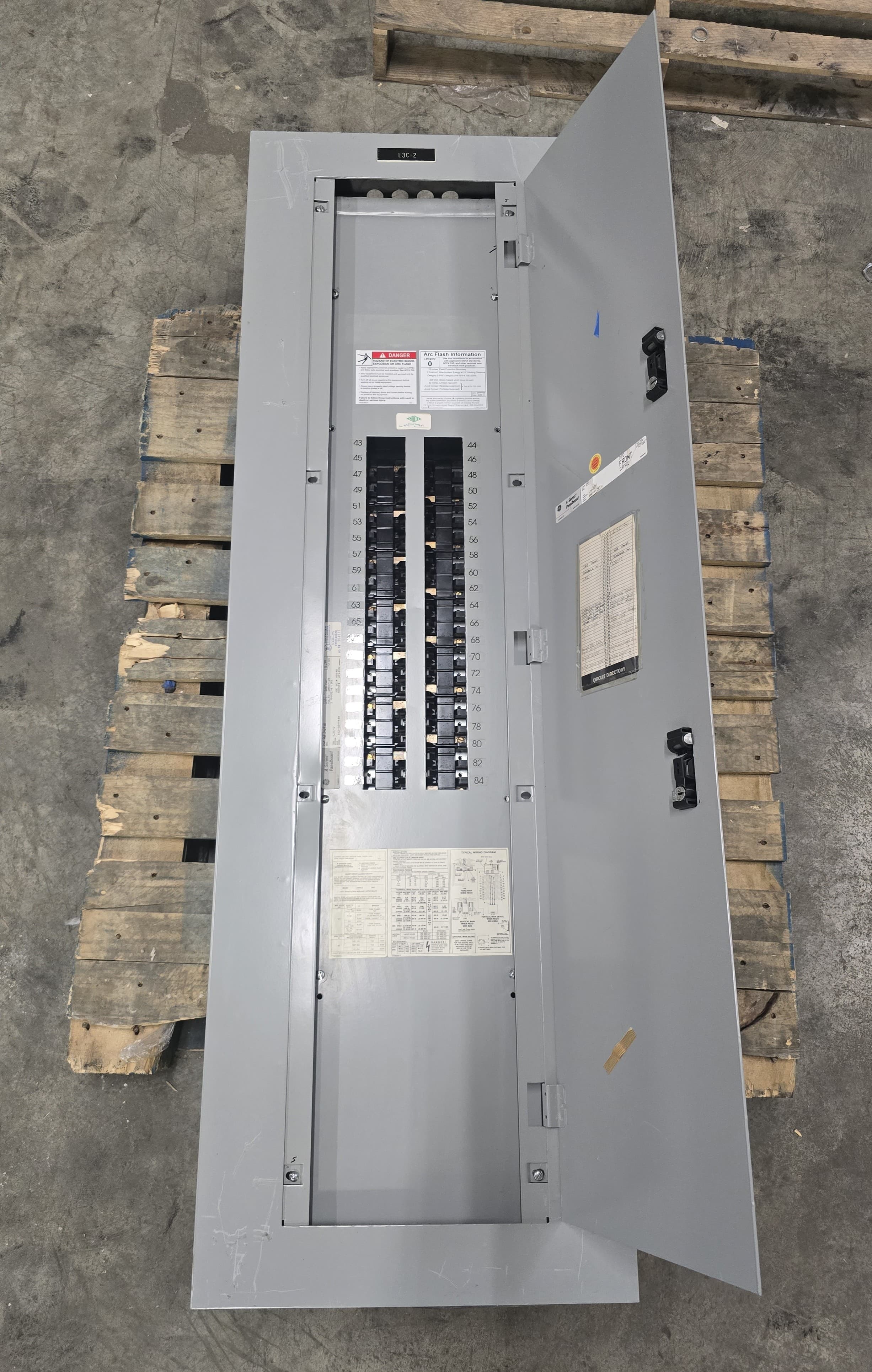 GE AQF3424SB Panelboard 400A 208/120V 3PH 4W 42 Cir MLO Panel 400 Amp Main Lug – image 1