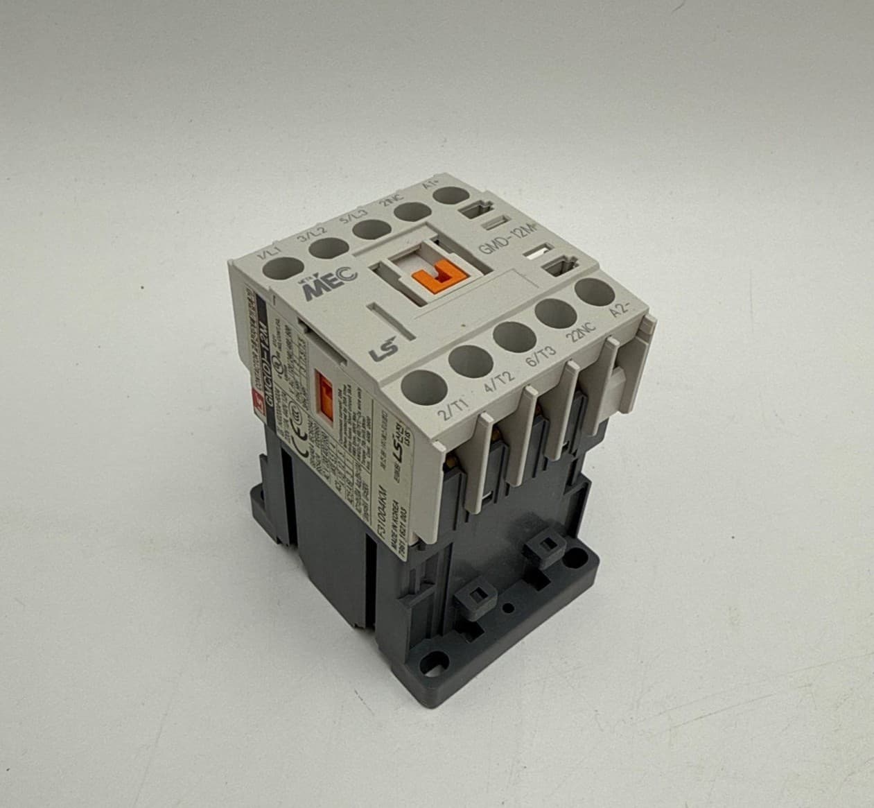 LS Electric GMD-12M Mini Contactor 12A 3P 600V 7.5HP Coil 24VDC – image 1