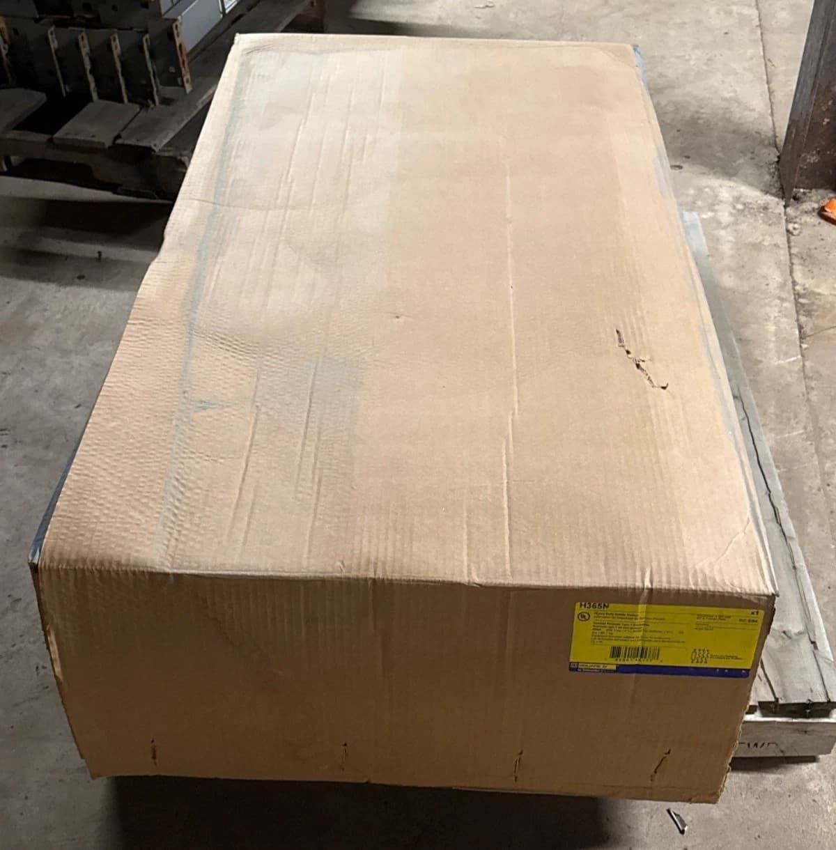 Square D H365N Safety Disconnect Switch 400A 3P 600V 3PH Type 1 Indoor NIB