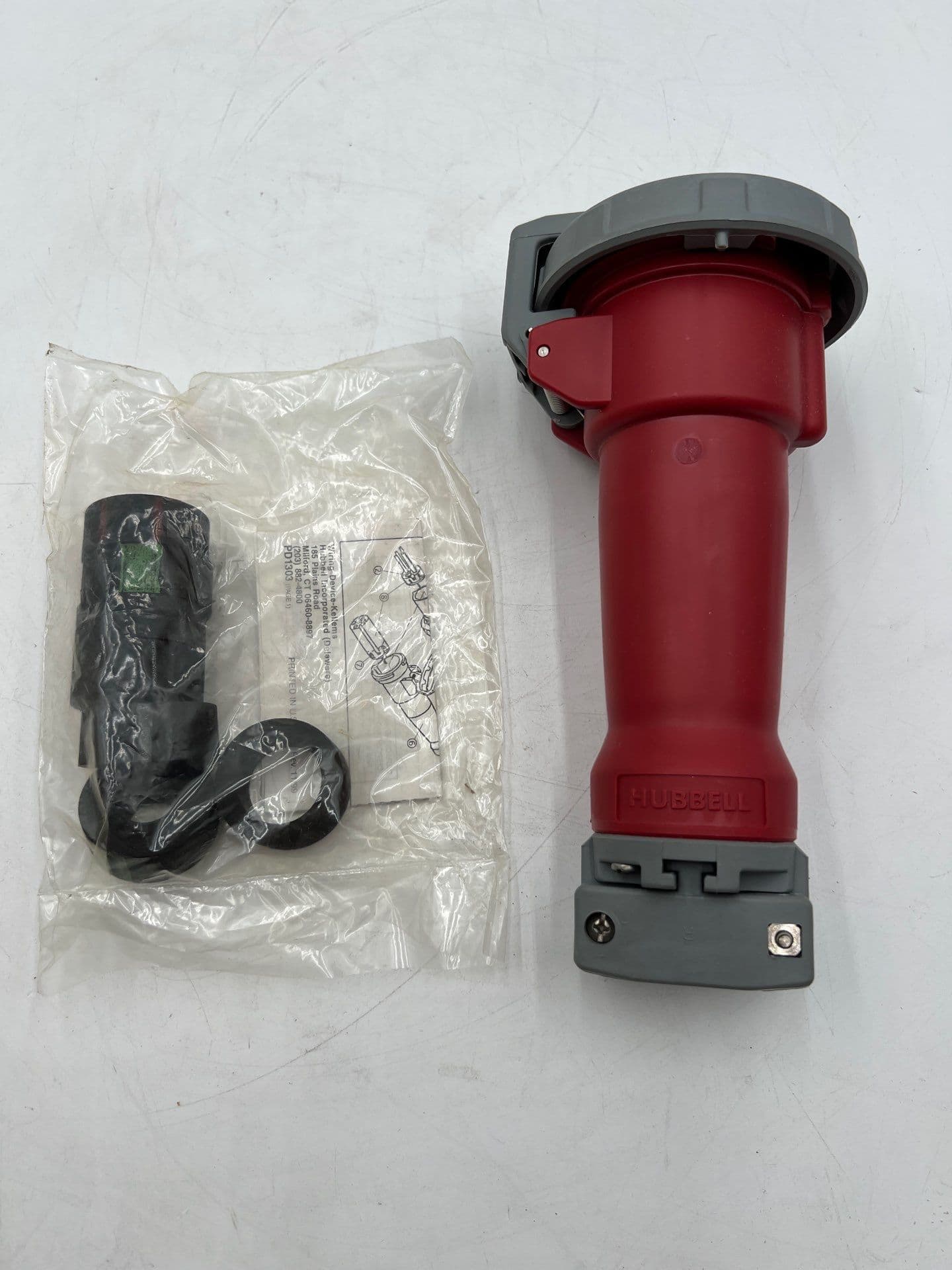 Hubbell HBL430C7W – image 1