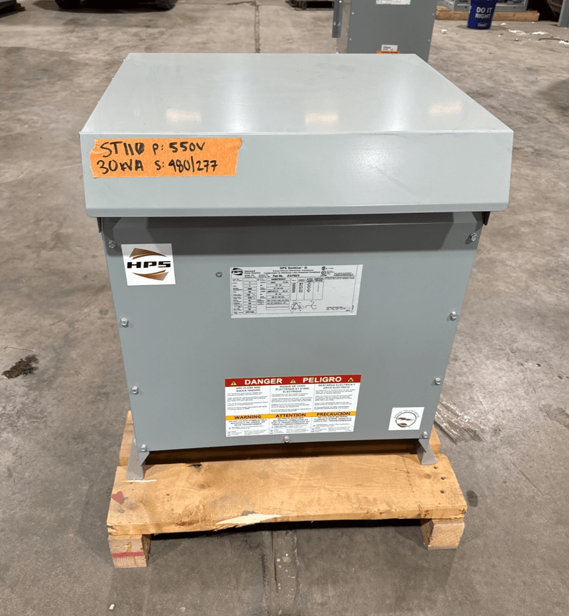 30 KVA Hammond 237923 Transformer Pri 550V Sec 480/277V 3PH 3R Encl – image 1