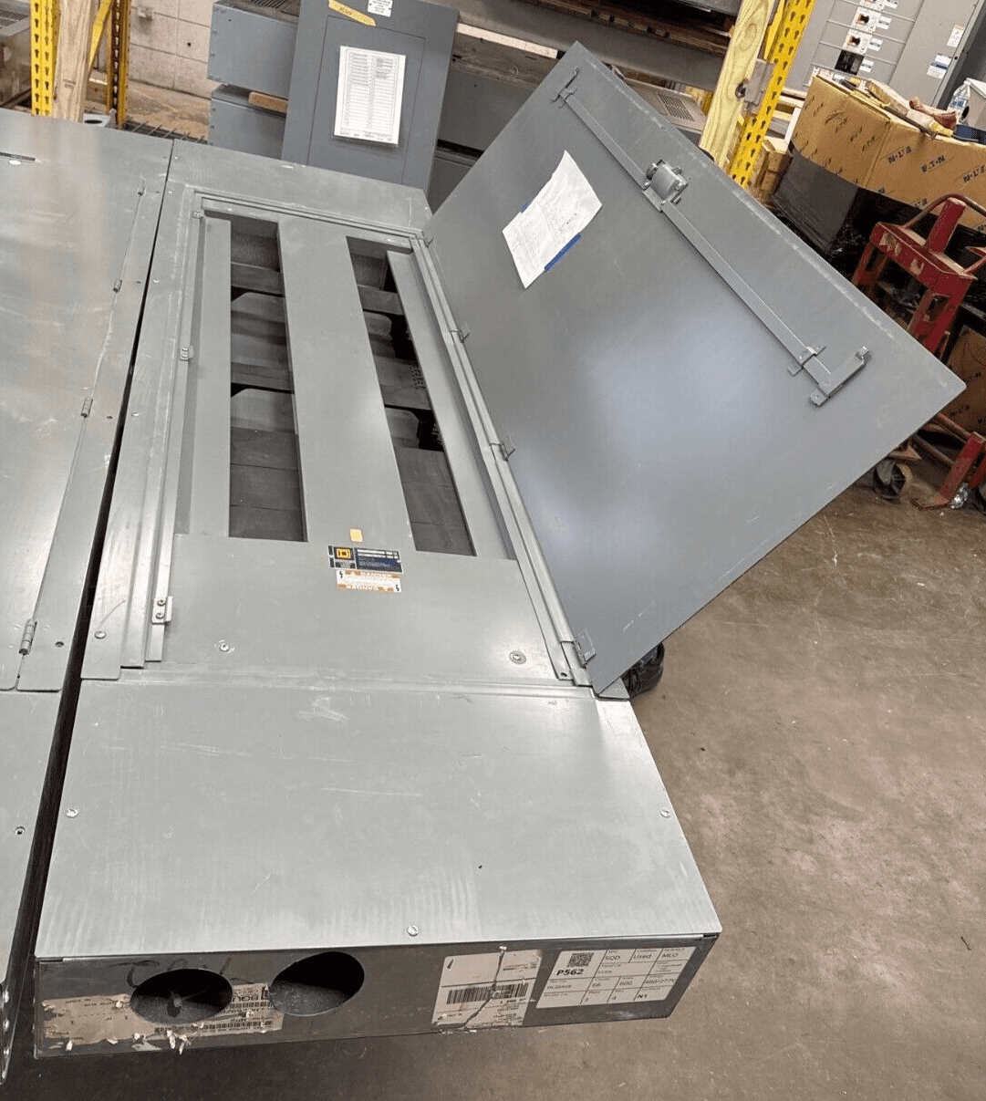 Square D I-Line Panelboard 600A 480/277V 3PH 4W 66 Circuit Indoor Encl MLO P562 – image 1