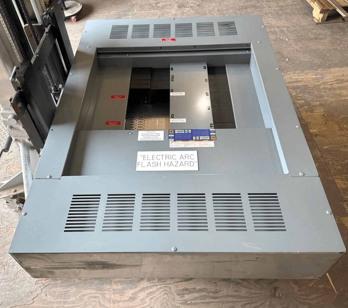 Square D I-Line Panelboard 800A 480/277V 3PH 4W 30 Circuit MLO P661 – image 1