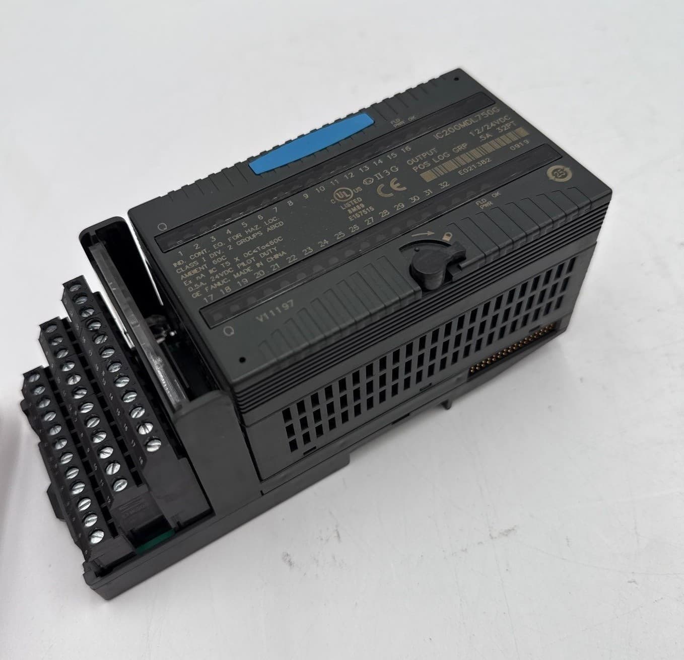 GE Fanuc IC200MDL750G VersaMax Output Module 0.5A 32 Point 12/24VDC – image 1
