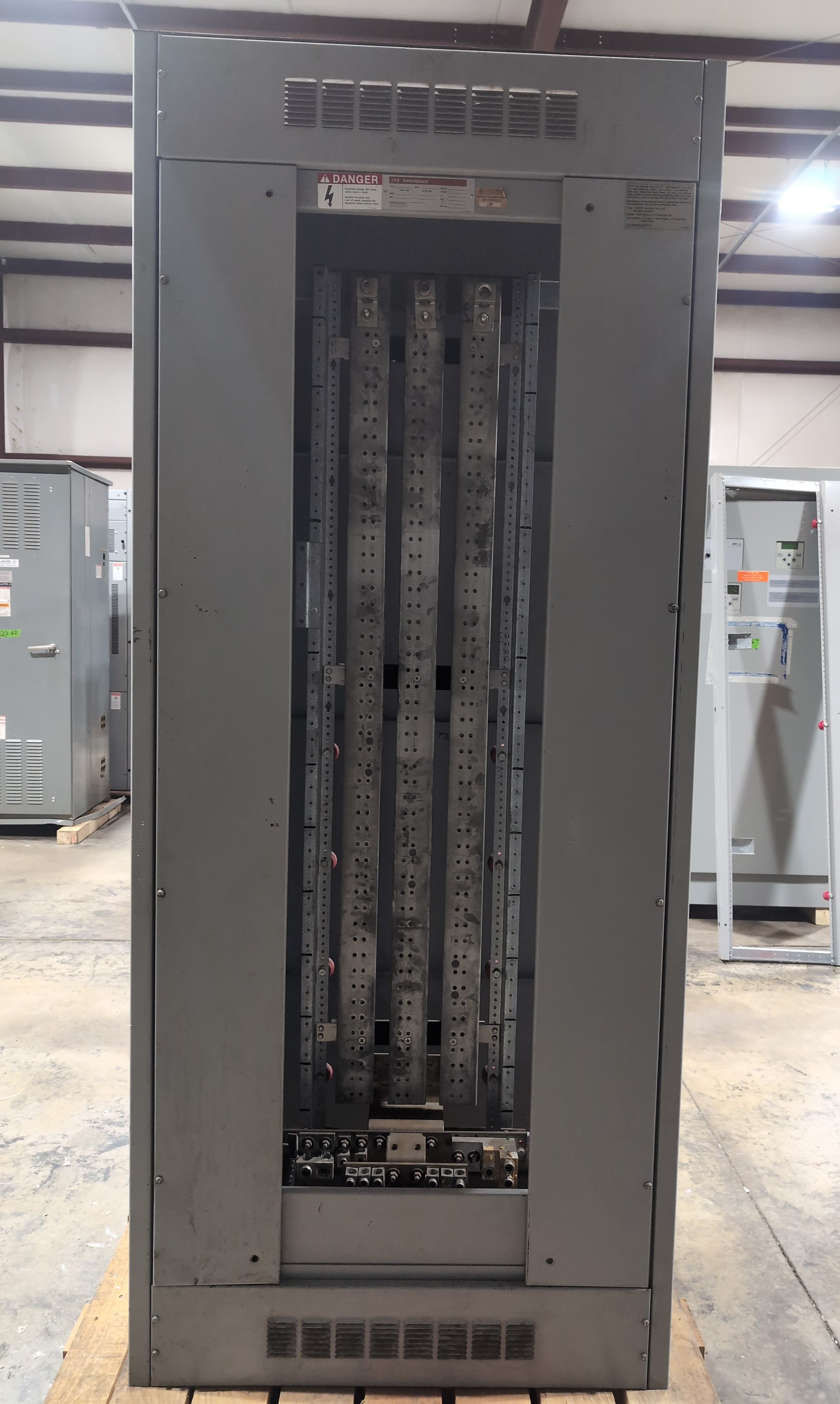 ITE Siemens FC-1 Switchboard 2000A 240/120V 3PH 4W MLO Main Lug 2000 Amp 3 Phase