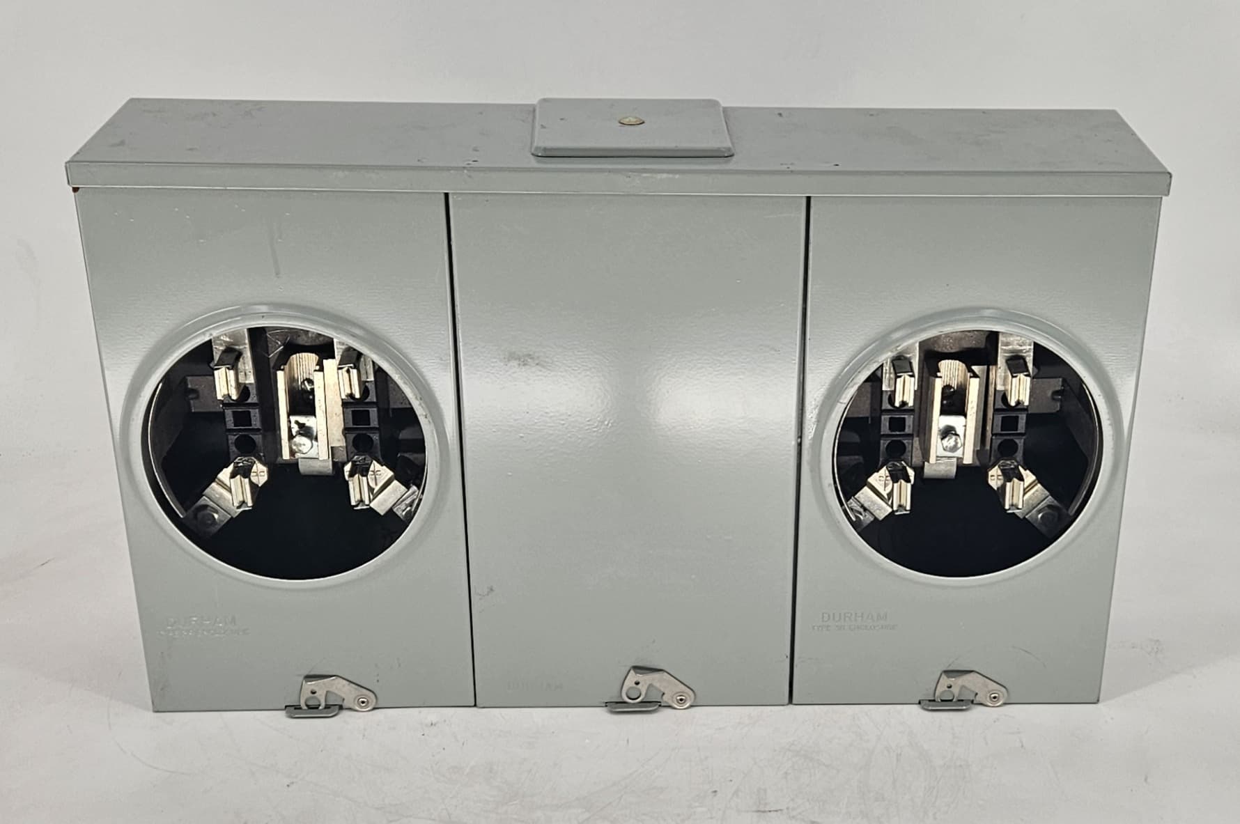 Durham ITT3202U 2-Gang Meter Socket 320A Total (200A Per Position) Ringless USED