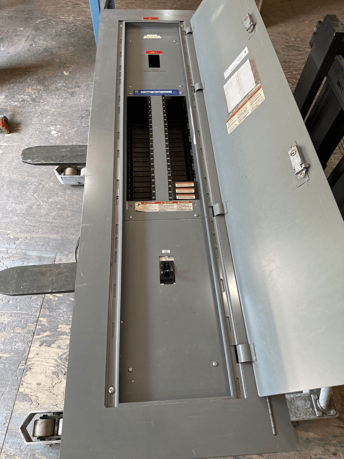 Square D NF Panelboard 250A 480Y/277V 3PH 4W 42 Circuit Subfeed P262 – image 1