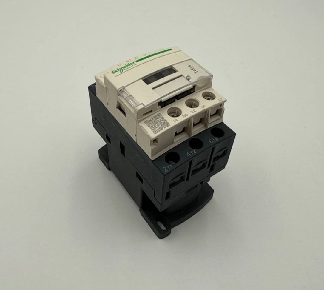 Schneider Electric LC1D09 Contactor 25A 3P 600V 3PH 7.5HP Coil 120V LC1D09G7