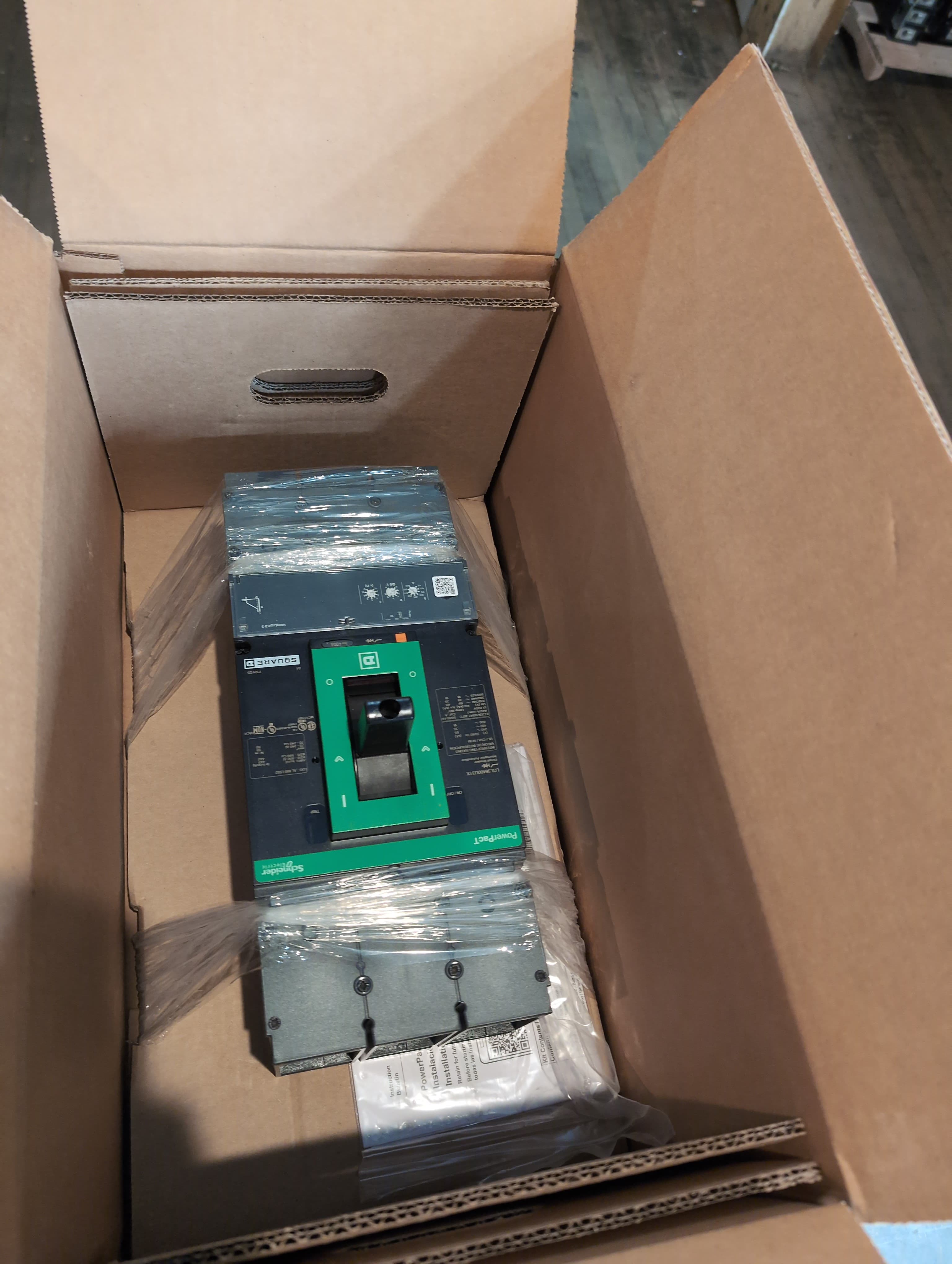 Square D LGL36400U31X 400A 3-Pole 600V PowerPacT Circuit Breaker MicroLogic 3.3