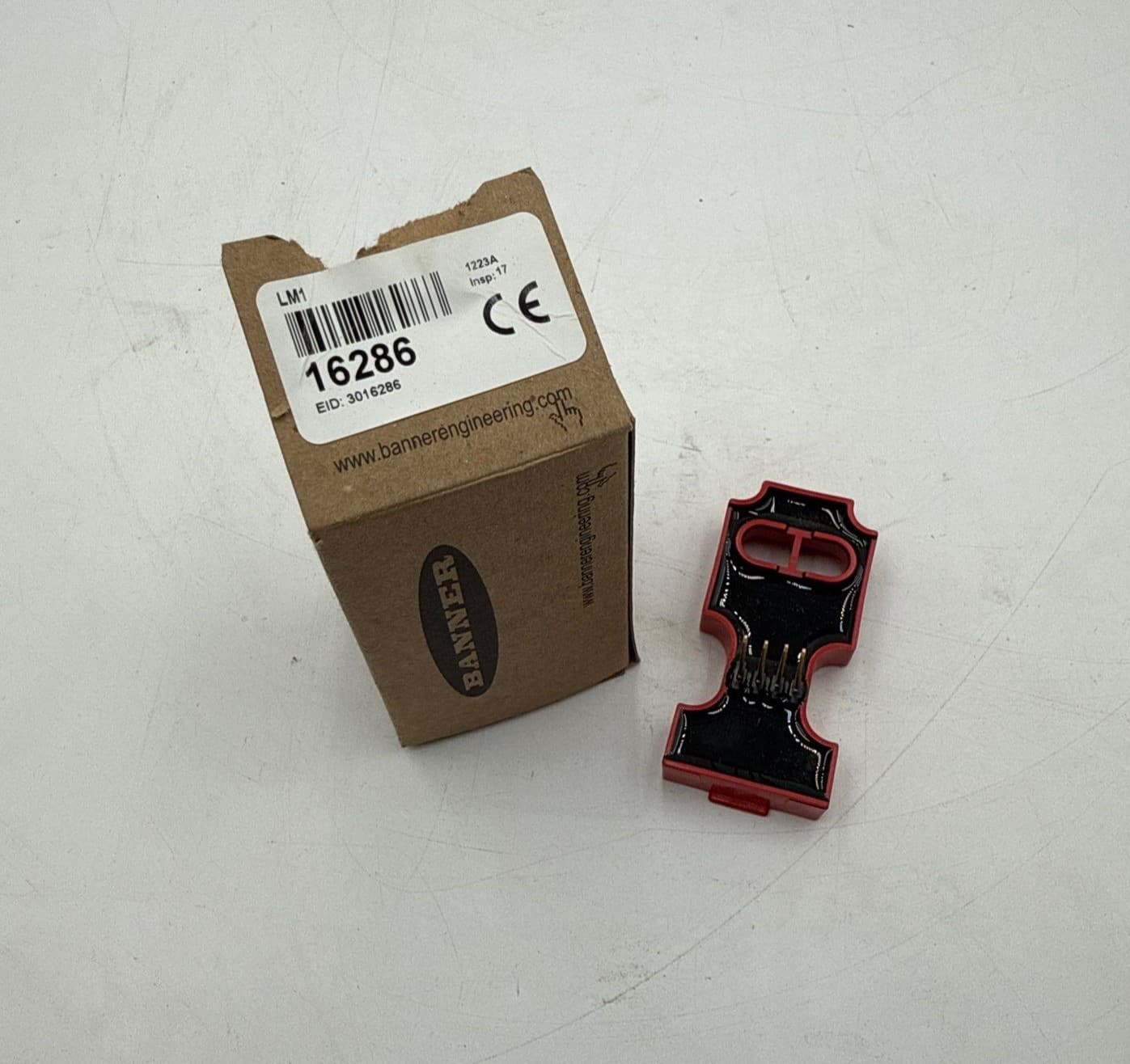 Banner LM1 16286 Multi-Beam Logic Module Interconnecting Pins – image 1