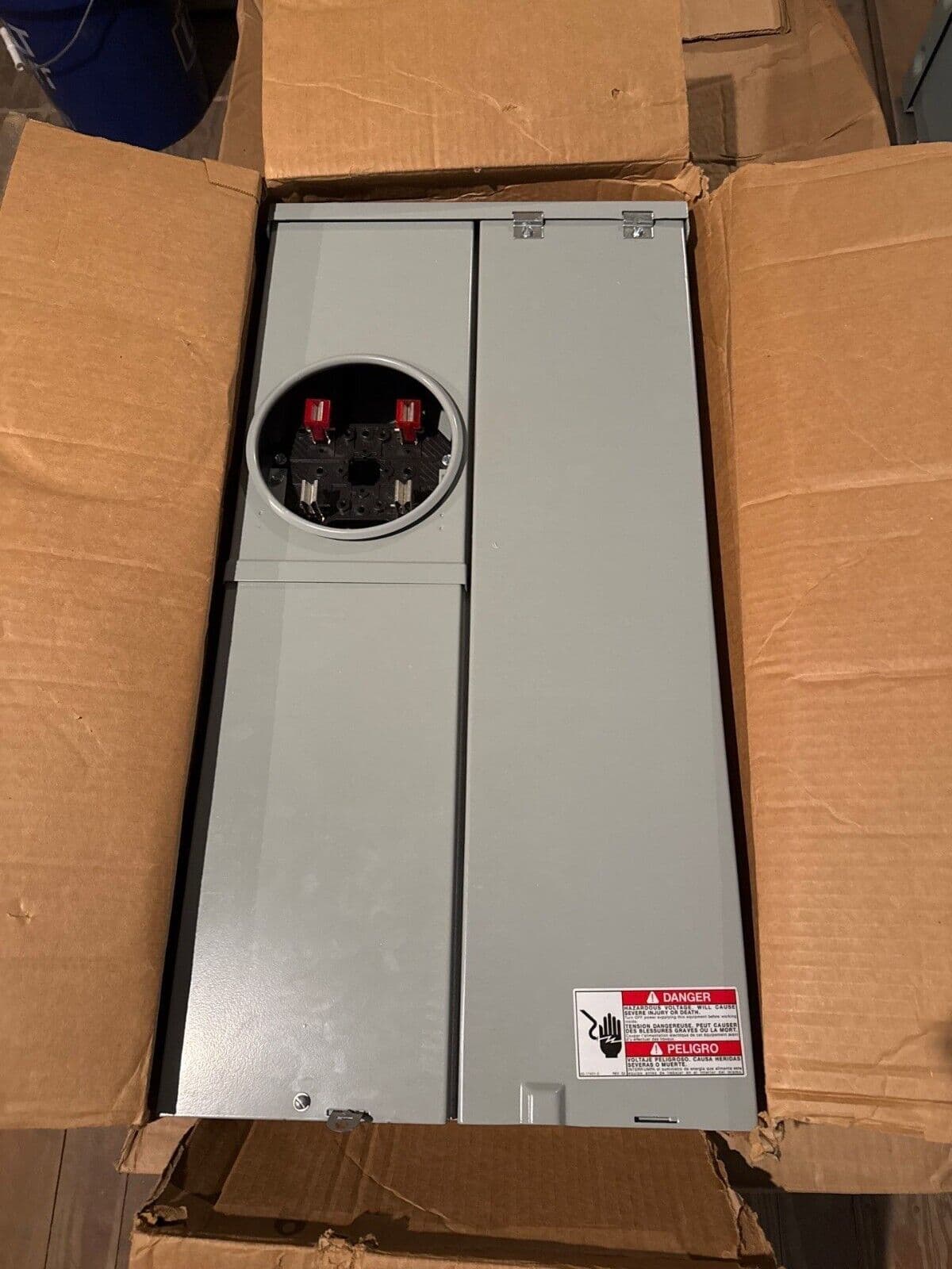 Eaton MBER48B200BTS Outdoor Meter Panel Combo 200A 120/240V 1PH 3W 3R Encl – image 1