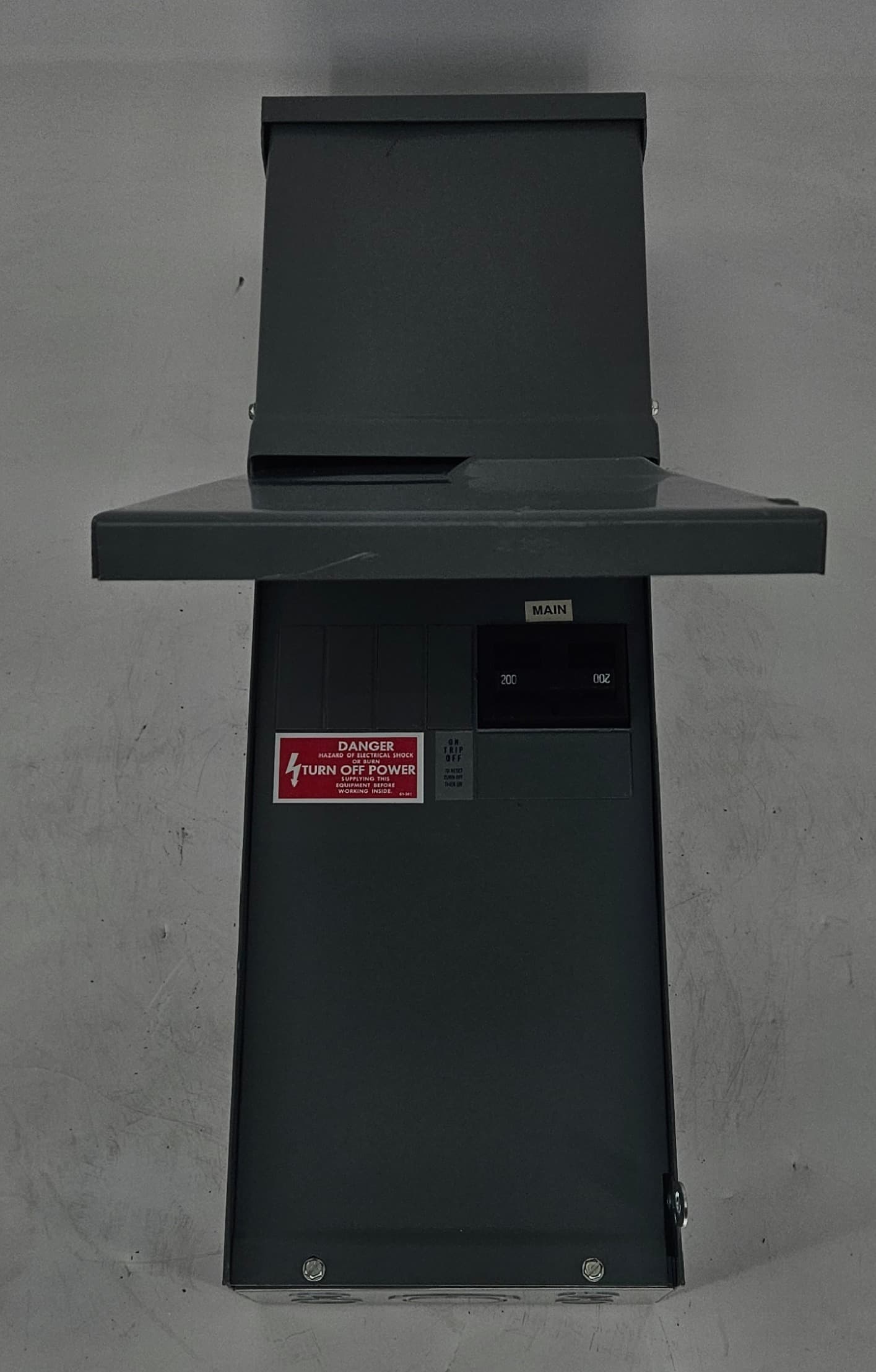 Milbank MPAP-200-MB 200 Amp Meter Socket Power Pedestal Main Breaker UG