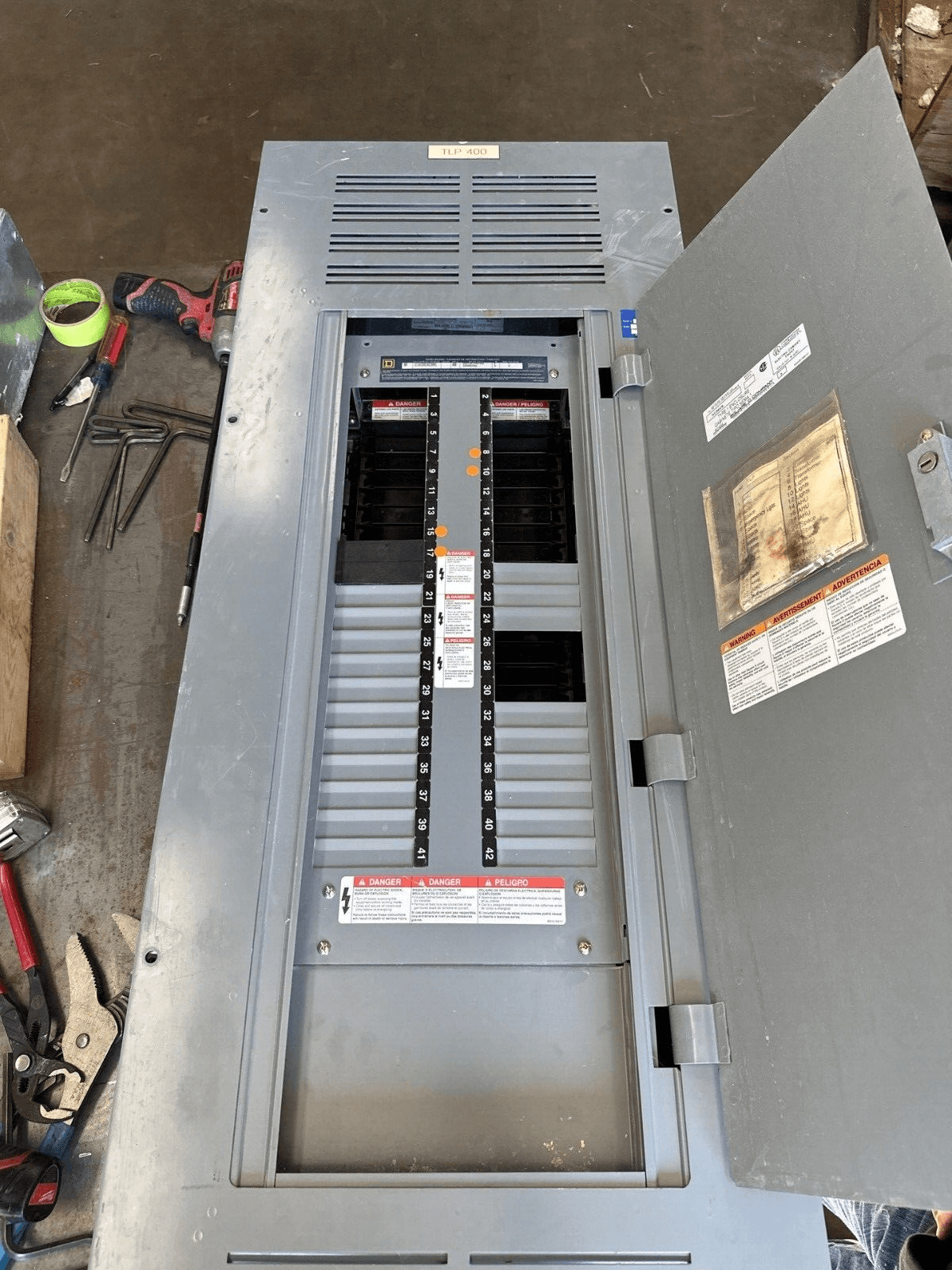 Square D NF Panelboard 400A 600Y/347V 3PH 4W MLO 42 Circuit Main Lug P330 – image 1