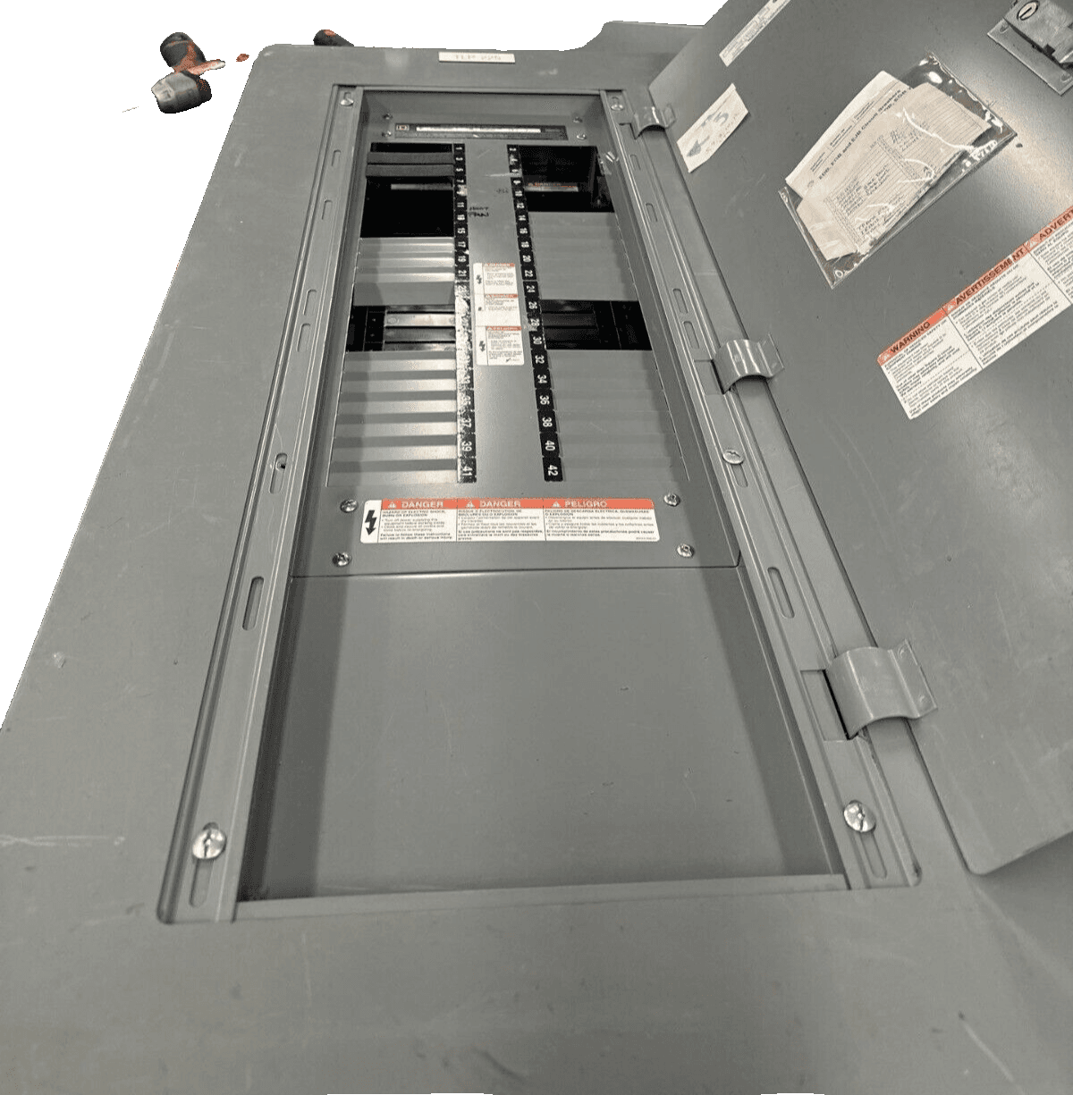 Square D NF Panelboard 250A 600Y/347V 240V 3PH 4W 42 Circuit P401 – image 1