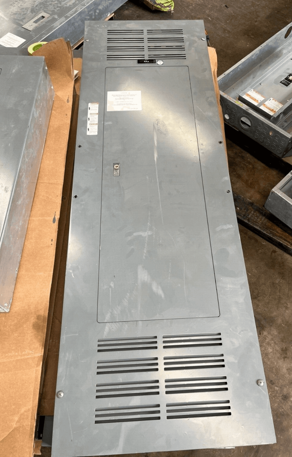 Square D NF Panelboard 400A 600/347V 3PH 4W MLO 54 Circuit Main Lug P570 – image 1