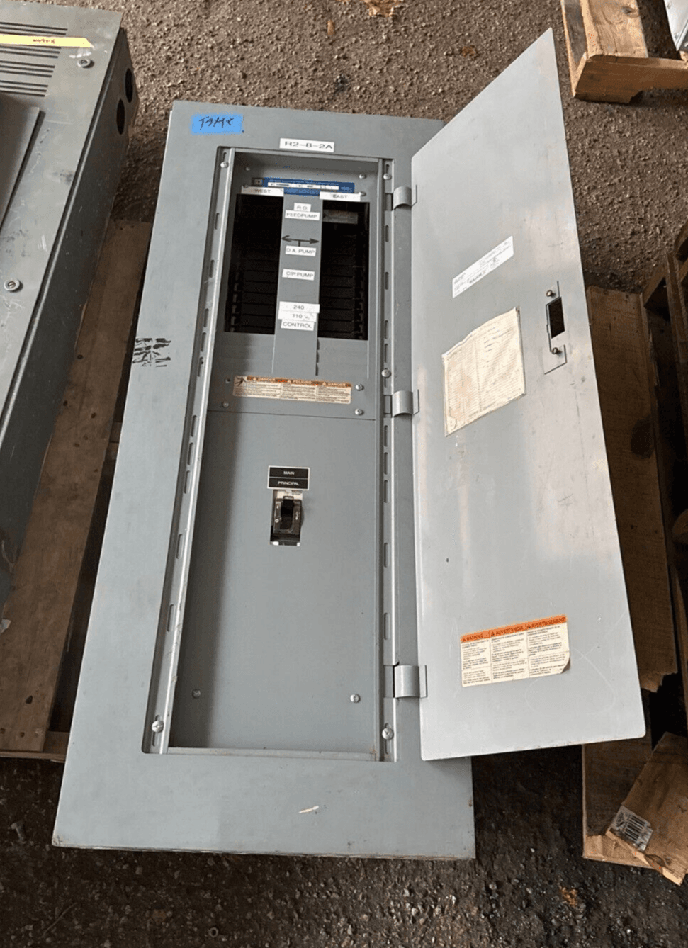 Square D NF Panelboard 150A 480/277V 3PH 4W 30 Circuit Indoor Encl P628 – image 1