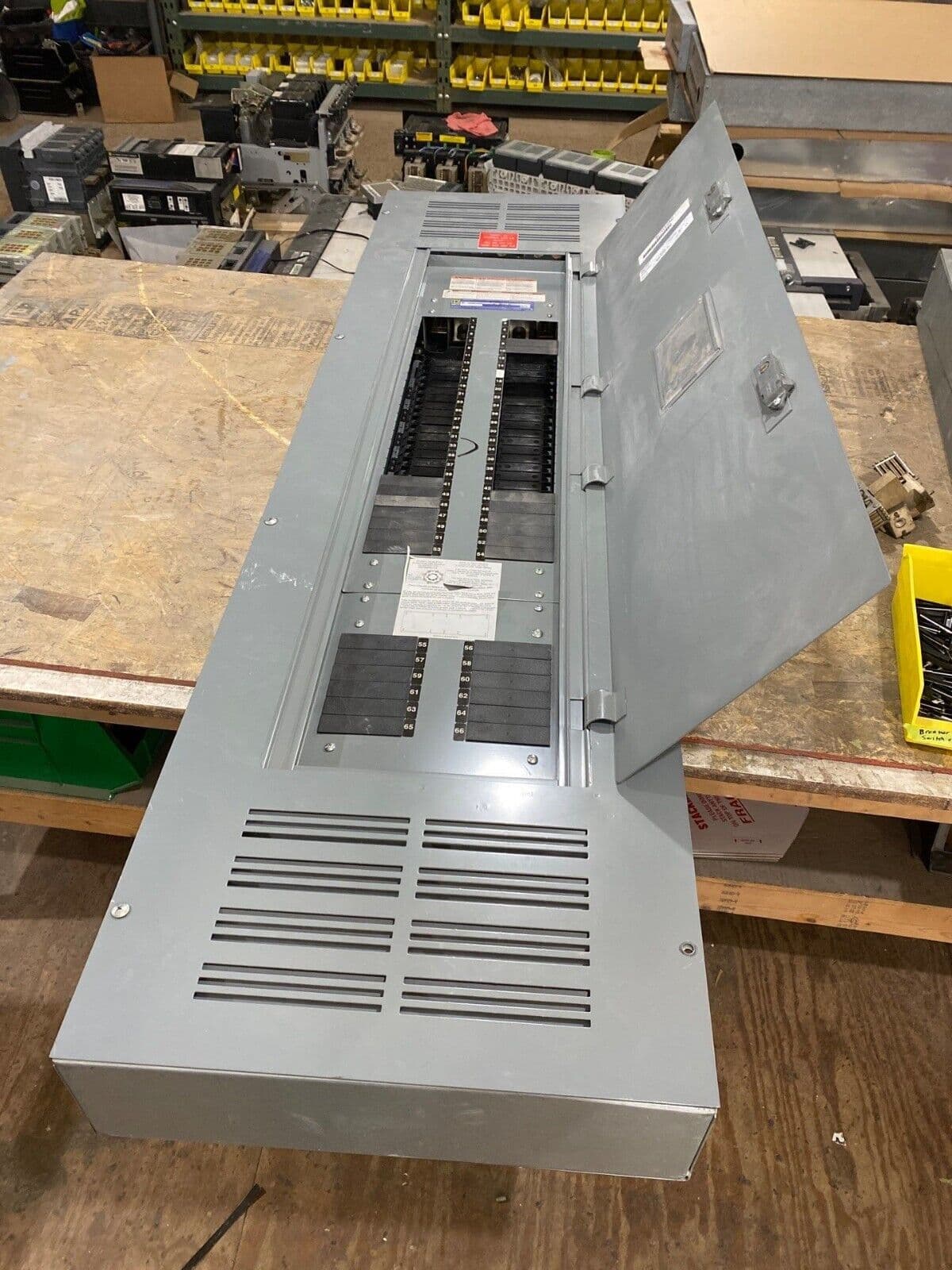 Square NF Panelboard 600A 480/277V 3PH 4W 66 Cir Indoor Encl MLO 600 Amp P653 – image 1