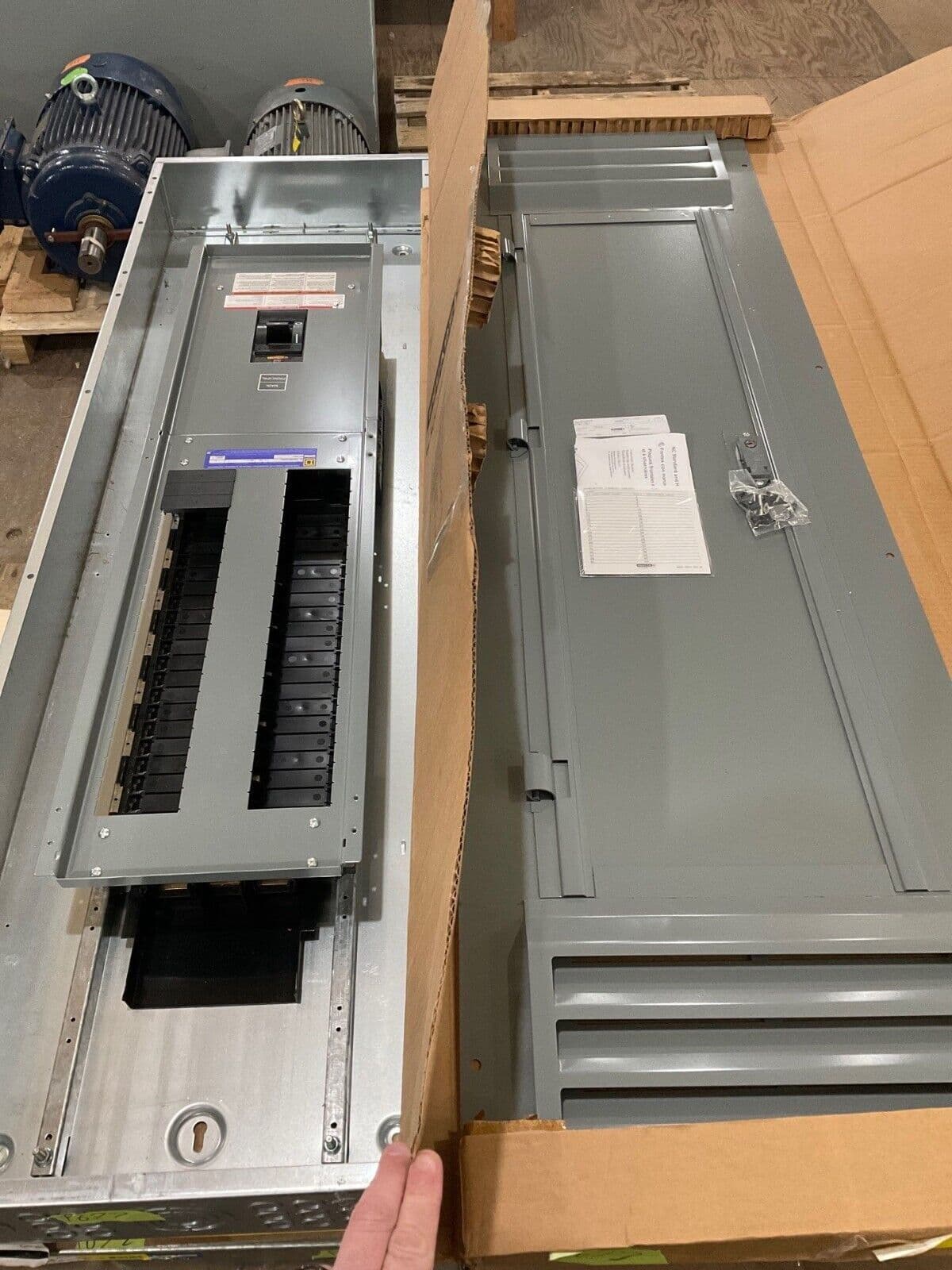 Square D NF Panelboard 400A 480/277V 3PH 4W 42Cir LAP36400MB P677 – image 1