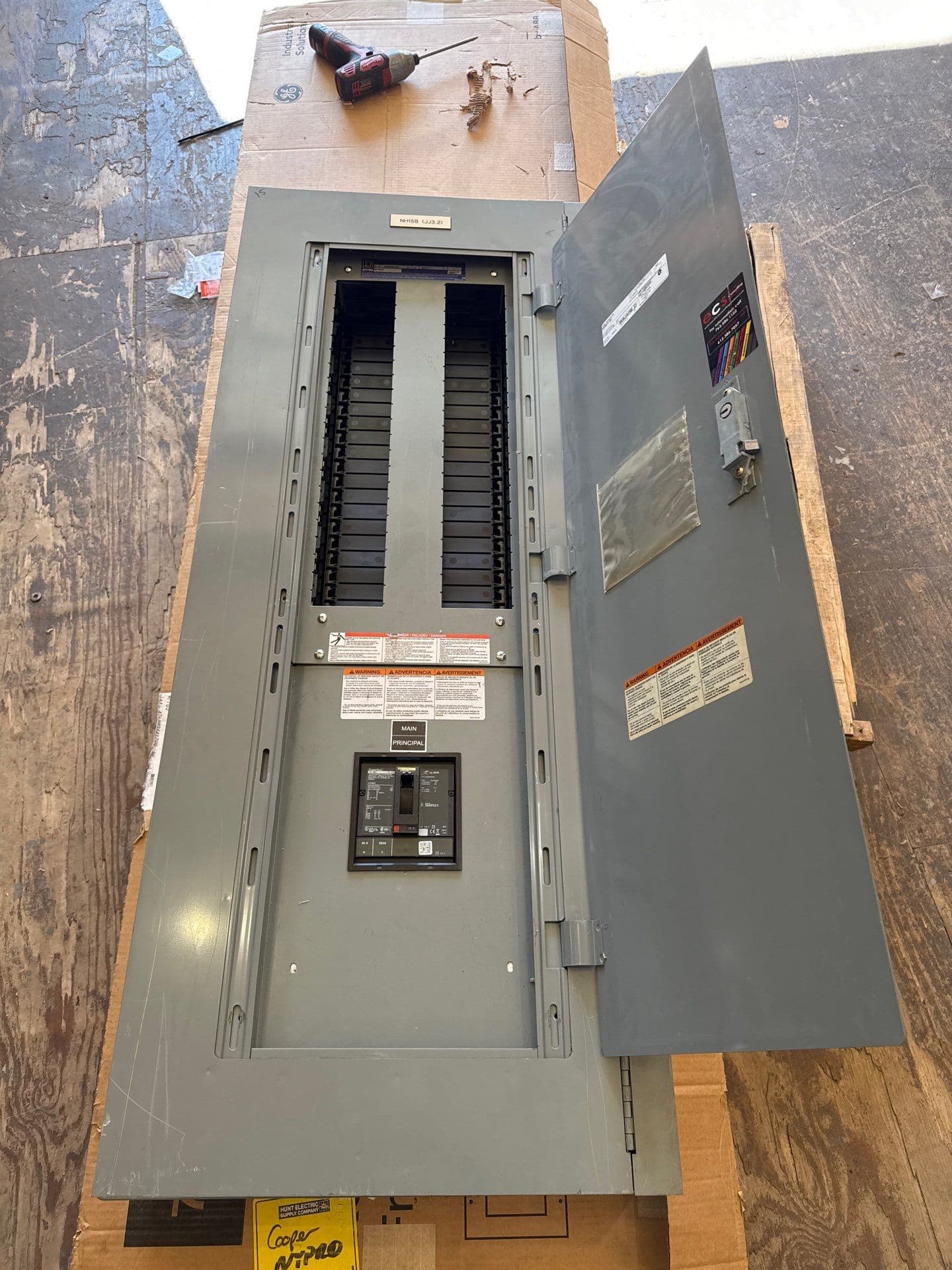 Square D NF Panelboard 30A 480Y/277V 3PH 4W 42 Space Main HJP36030 MCB Indoor – image 1