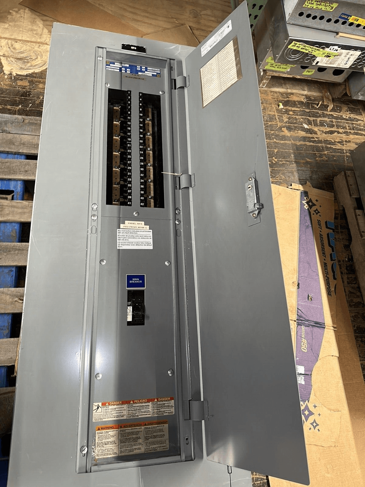 Sq D NQOD Panelboard 150A 208Y/120V 3PH 4W 42 Circuit Main P253 – image 1