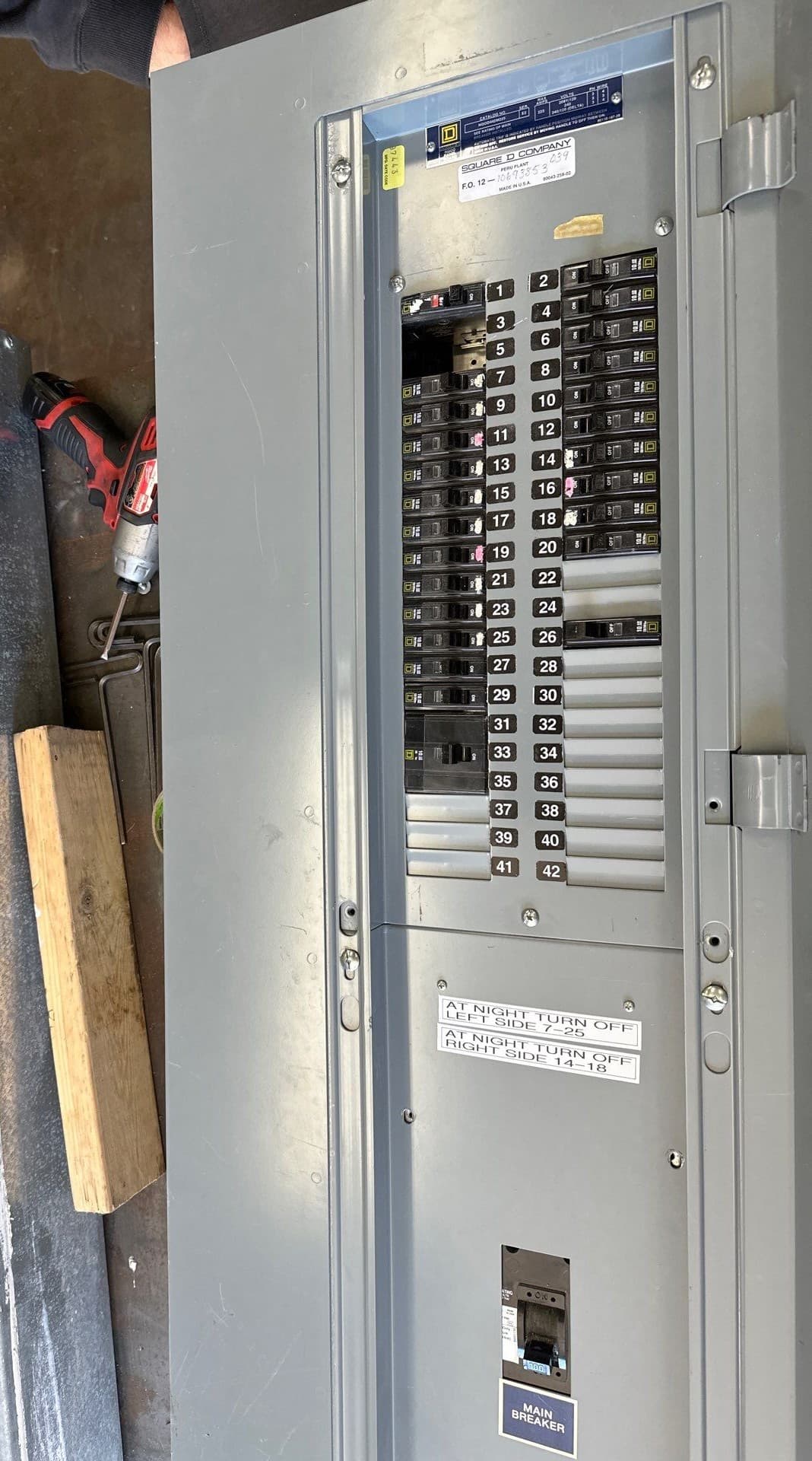 Square D NQOD442M225 NQOD Panelboard 225A 208Y/120V 3PH 42Cir P326 – image 1