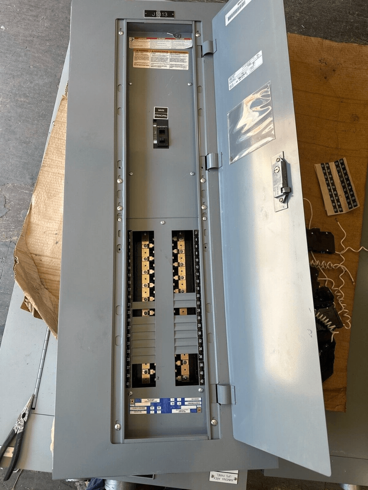 Square D NQOD Panelboard 200A 120/240V 1PH 3W 42 Cir Indoor Encl MCB P531 – image 1