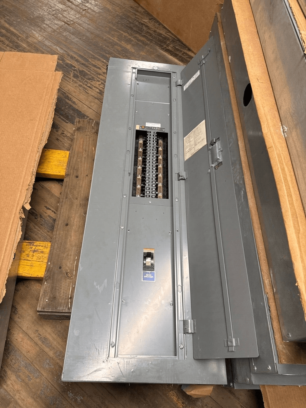 Square D NQOD Panelboard 225A 208/120V 3PH 4W Indoor Encl 42 Cir MCB P561 – image 1