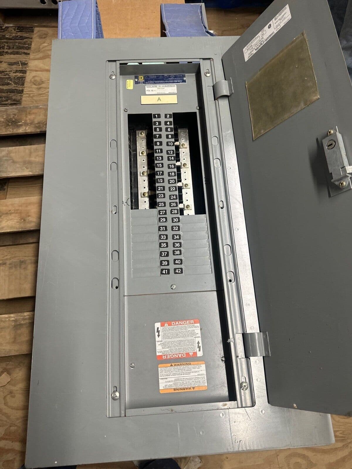 SQUARE D NQOD442L225 Panelboard 225A 208Y/120V 3PH 4W Main Lug P015 – image 1