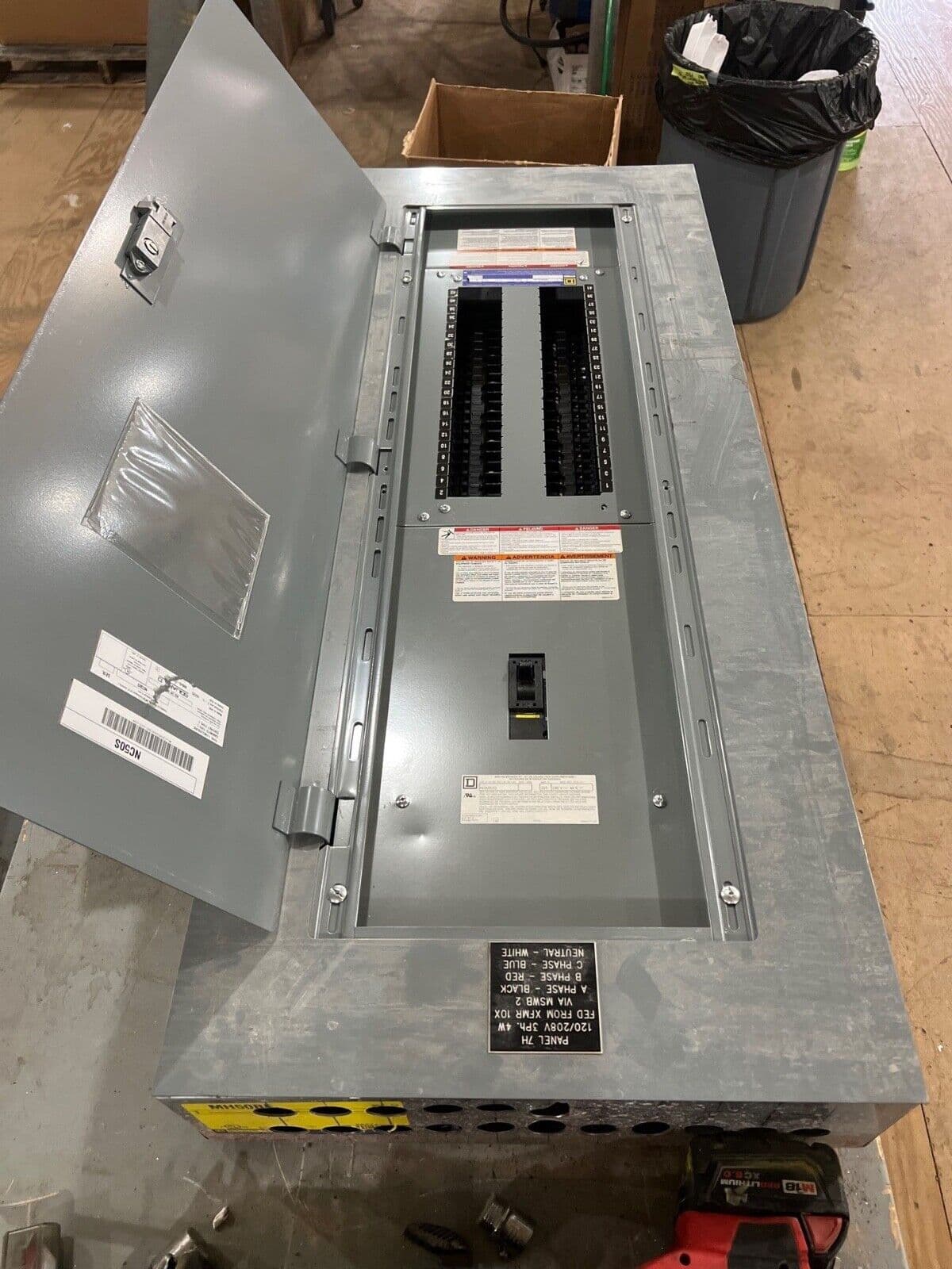 Square D NQOD442L2C Panelboard 225A 240V 3PH 4W 42 Cir Indoor Encl P634 – image 1